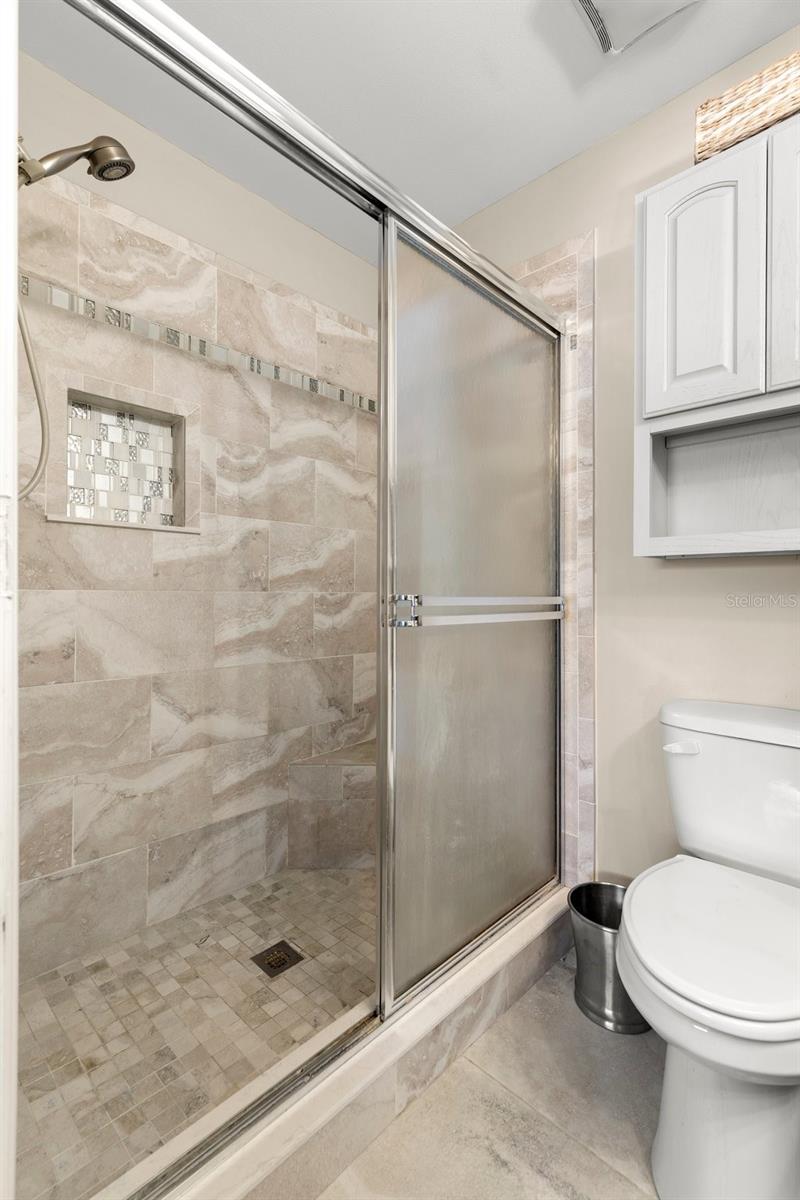 Image 21 of 42 For 5100 Burchette Road 2702