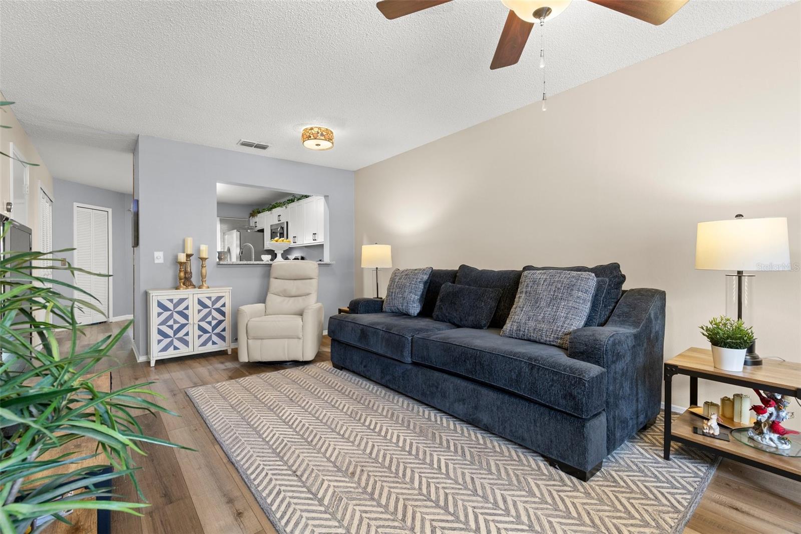 Image 4 of 42 For 5100 Burchette Road 2702