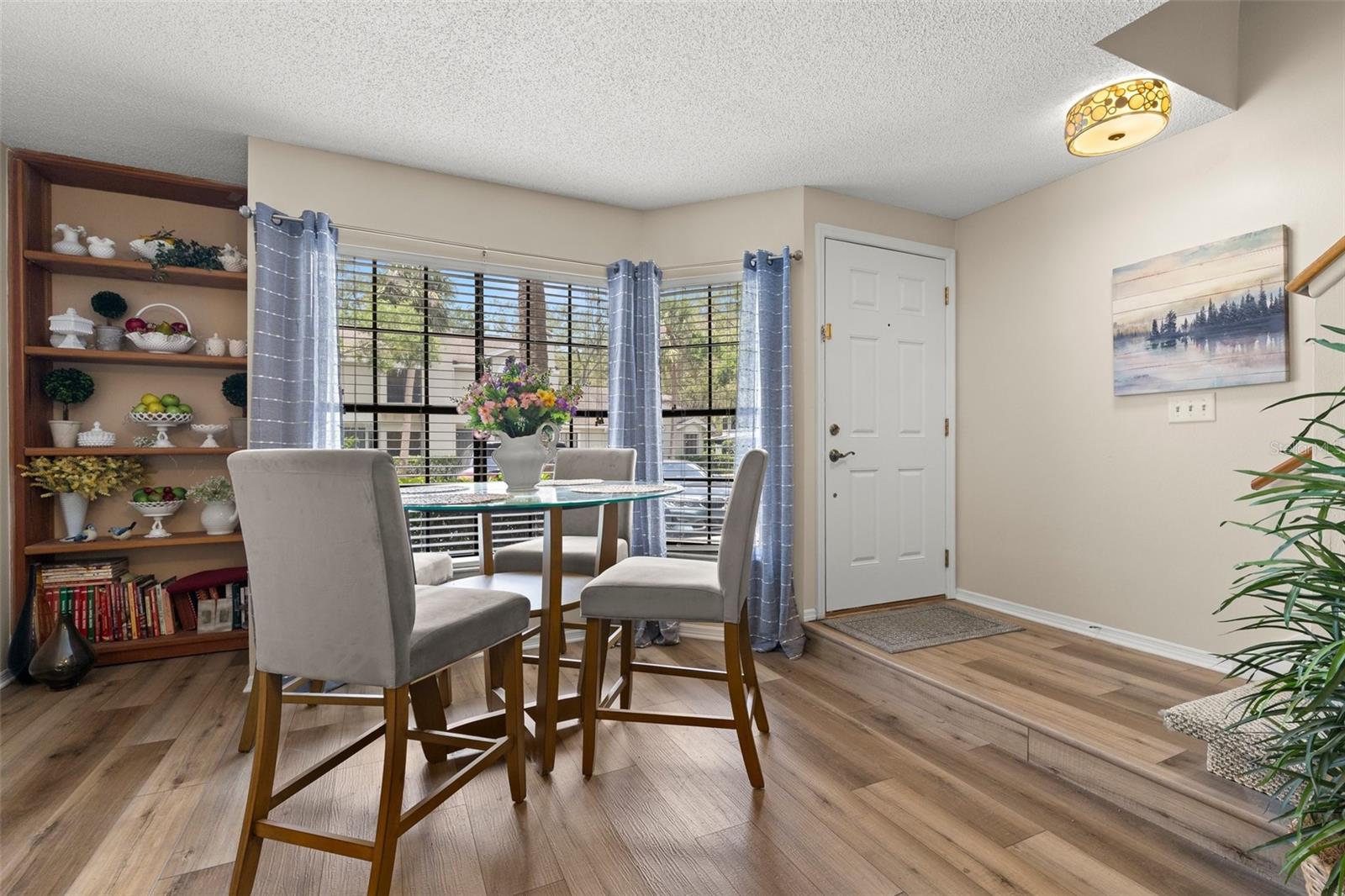 Image 6 of 42 For 5100 Burchette Road 2702