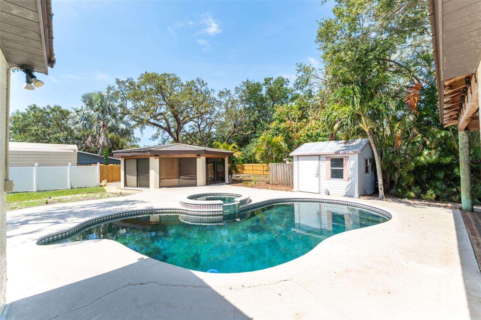 Image 14 of 45 For 11988 117th Street
