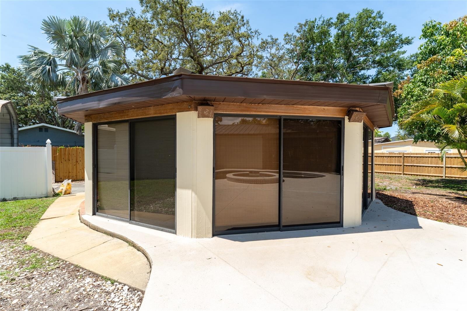 Image 15 of 45 For 11988 117th Street