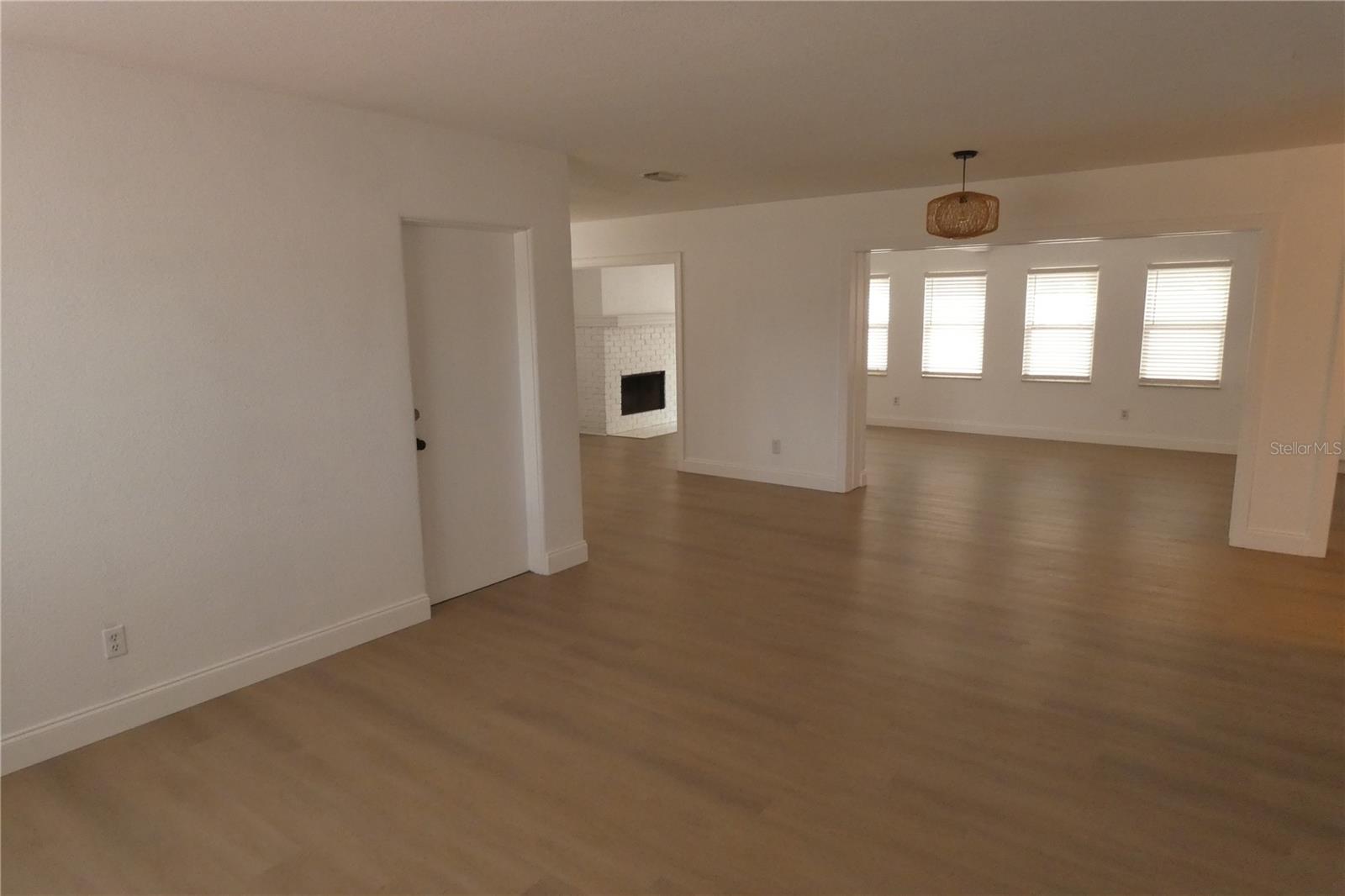 Image 4 of 21 For 8468 7th Way N