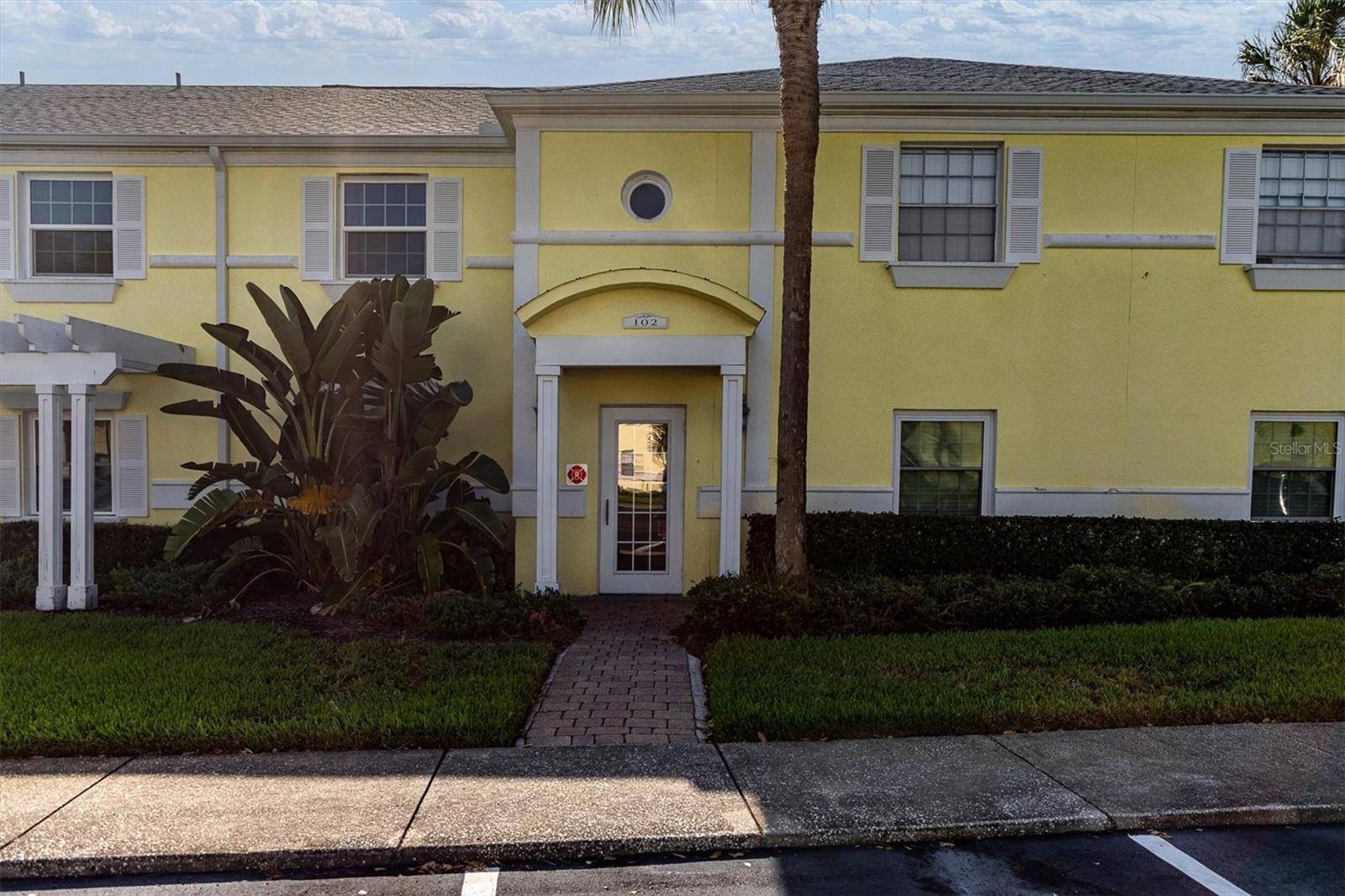 Image 2 of 43 For 102 Pompano Drive Se C