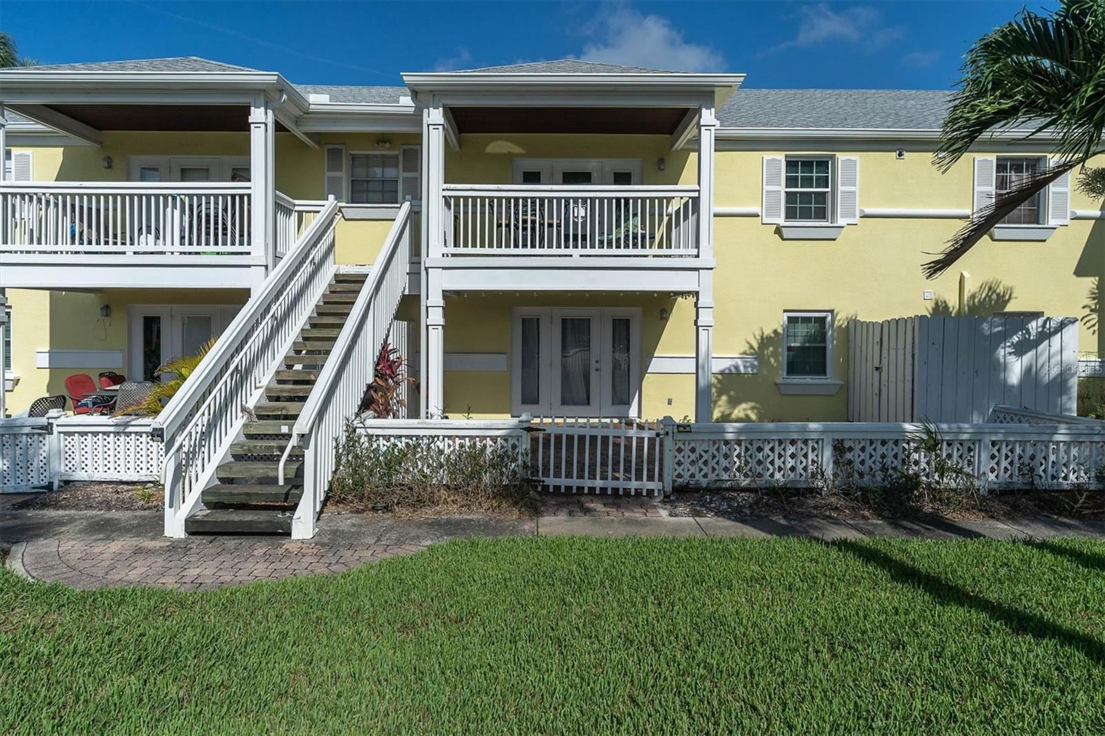 Image 24 of 43 For 102 Pompano Drive Se C