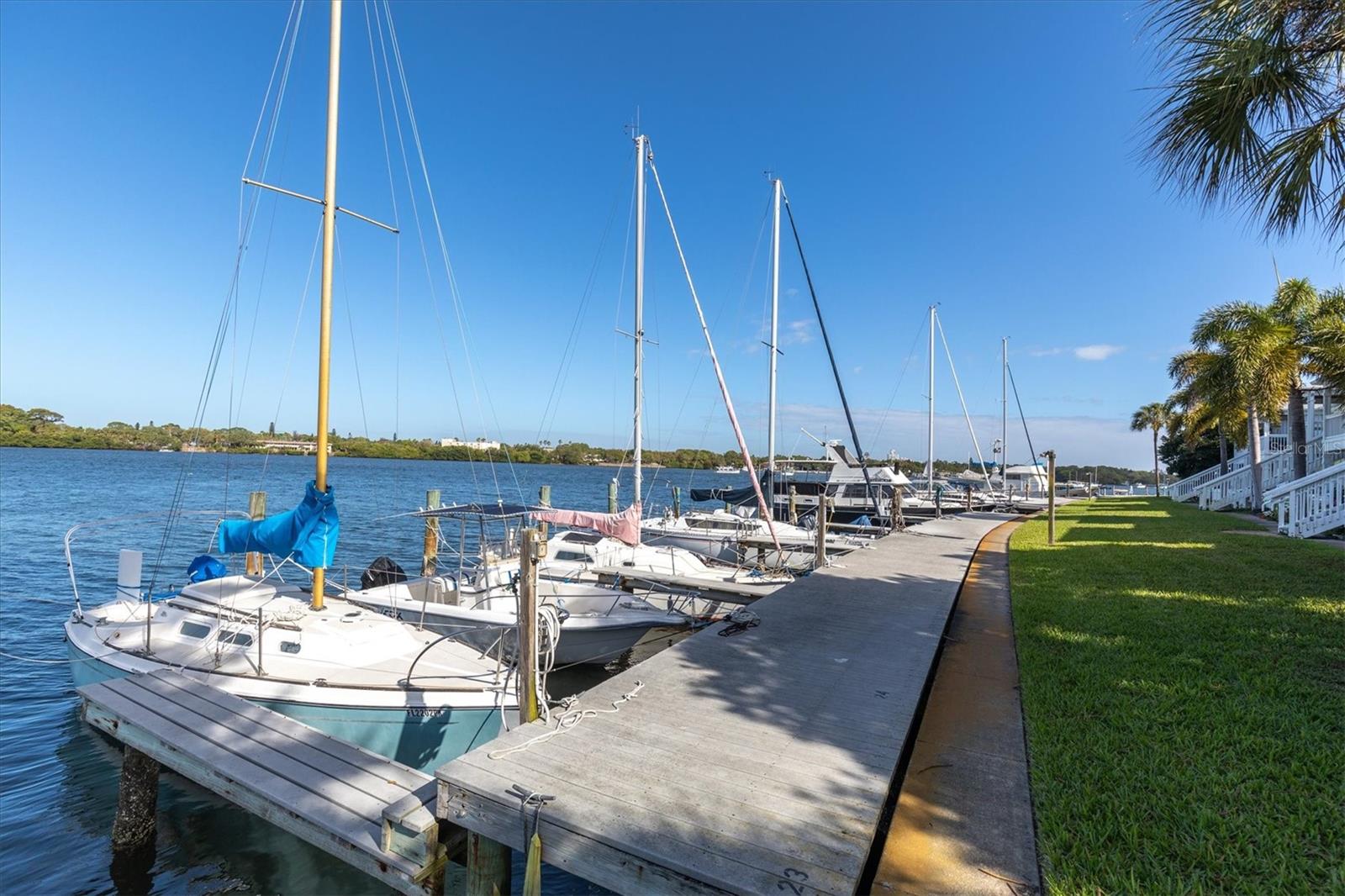 Image 30 of 43 For 102 Pompano Drive Se C
