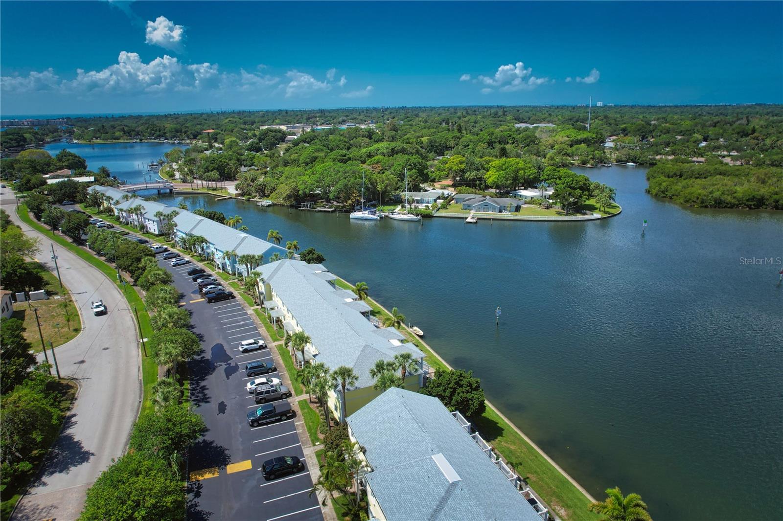 Image 31 of 43 For 102 Pompano Drive Se C