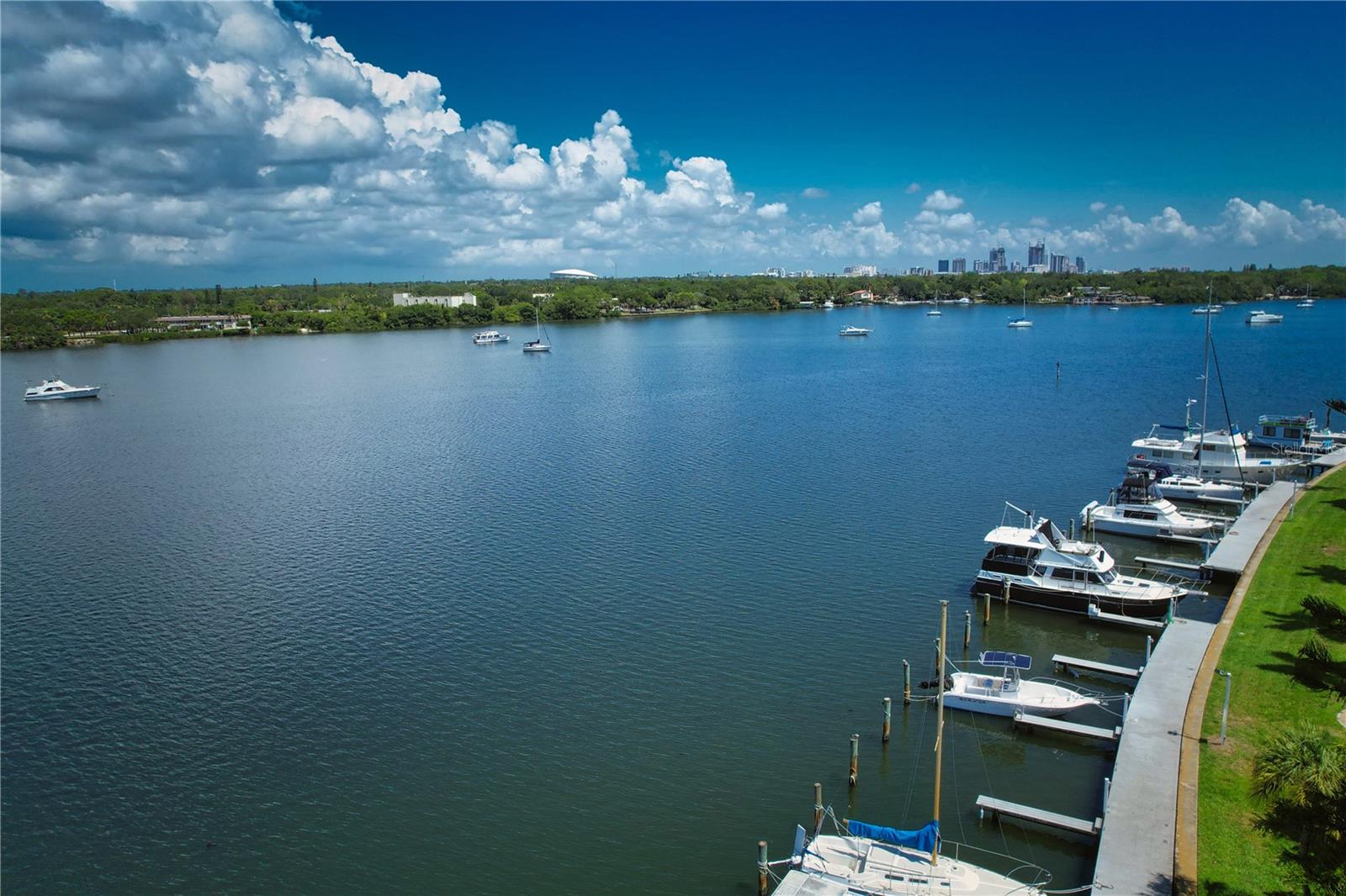 Image 33 of 43 For 102 Pompano Drive Se C