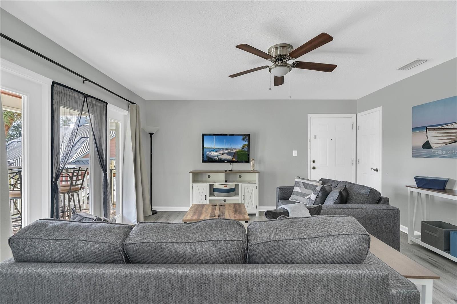 Image 4 of 43 For 102 Pompano Drive Se C