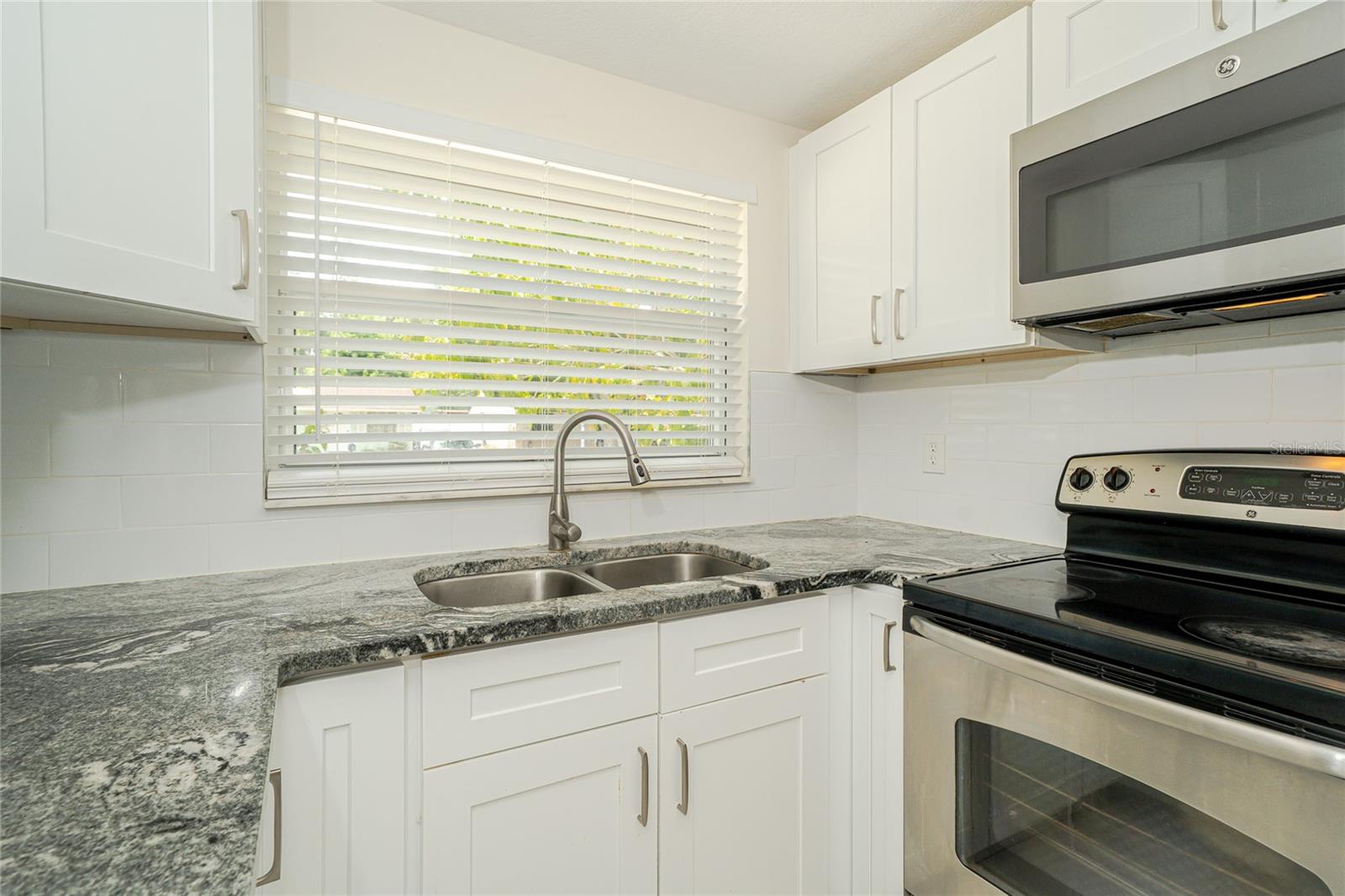 Image 5 of 45 For 3217 Saddlebrook Avenue