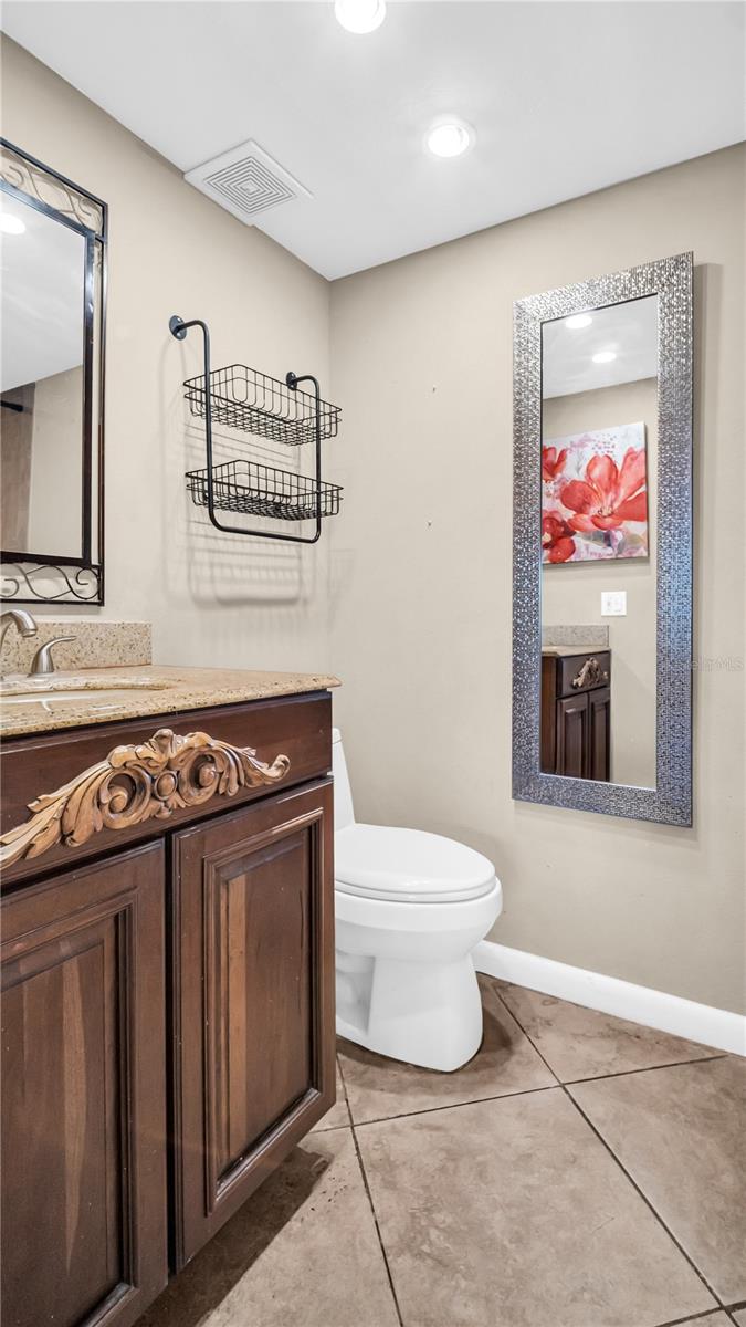 Listing photo id 14 for 4812 Jasper Drive 203