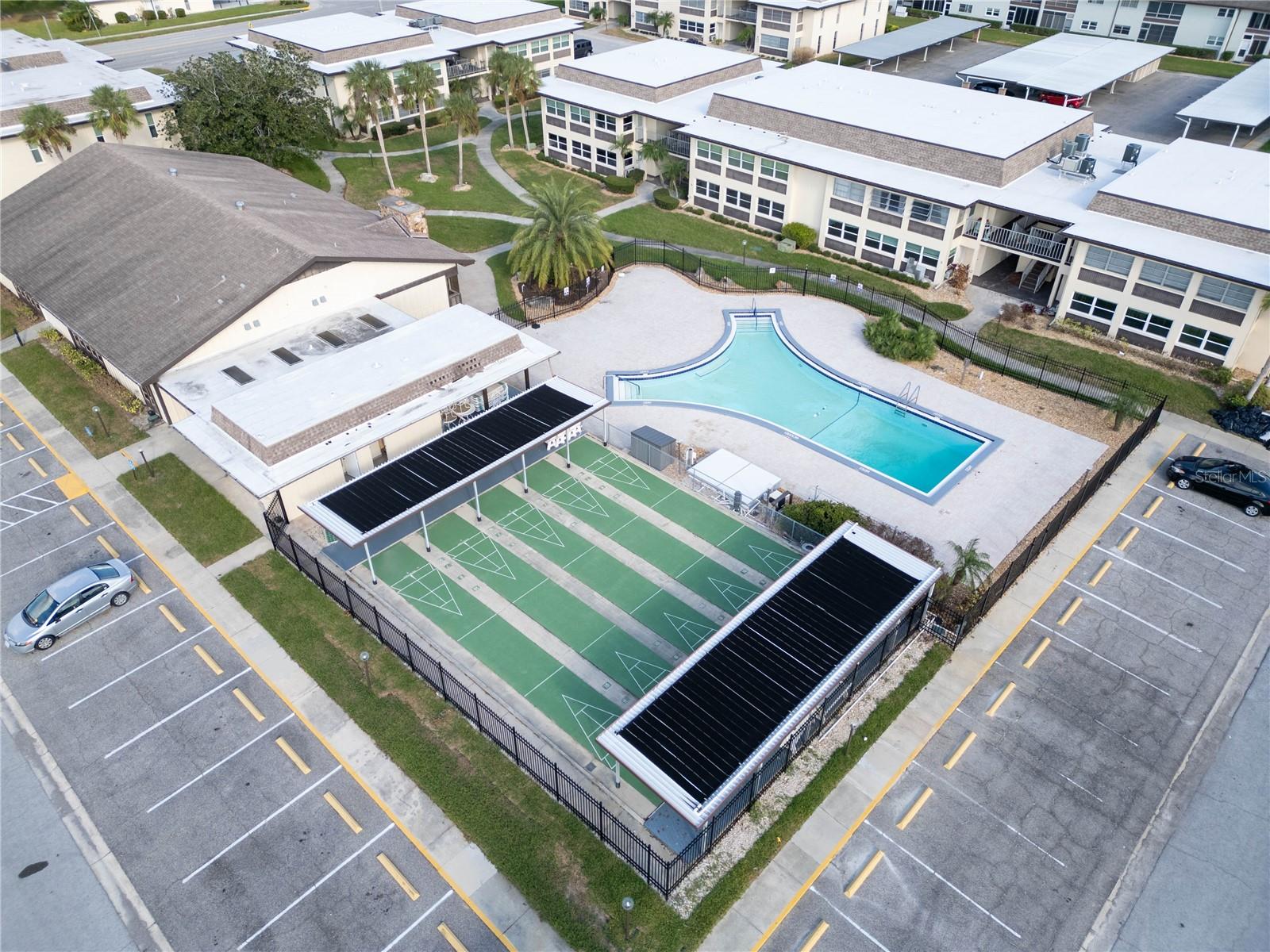 Listing photo id 20 for 4812 Jasper Drive 203