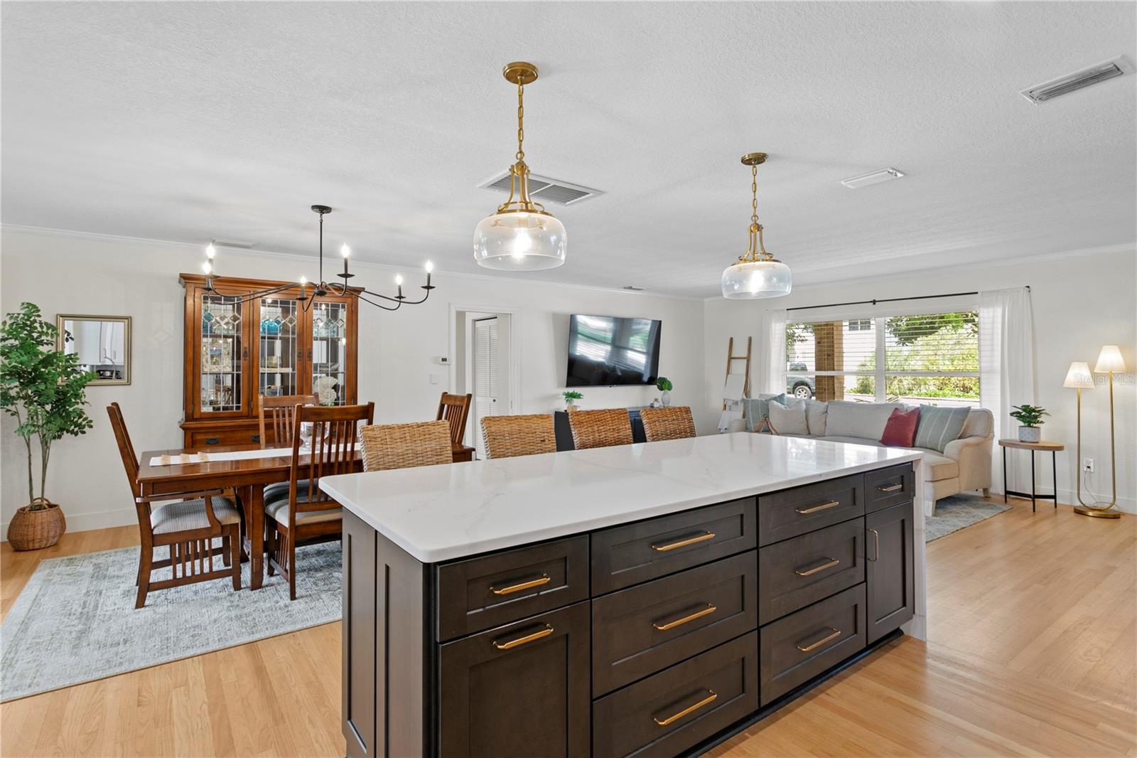 Image 16 of 49 For 125 Live Oak Lane