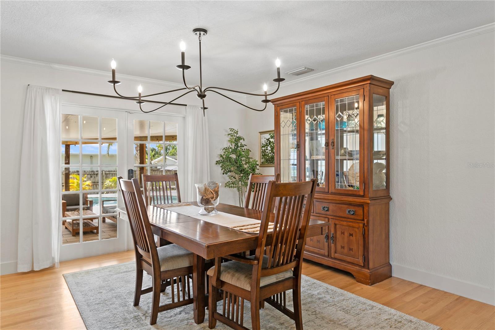 Image 18 of 49 For 125 Live Oak Lane