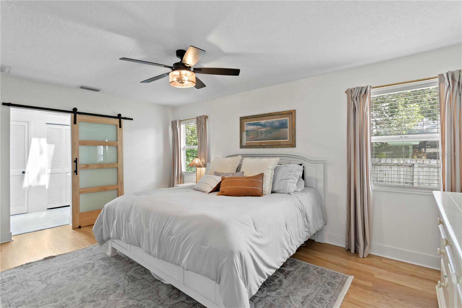 Image 24 of 49 For 125 Live Oak Lane
