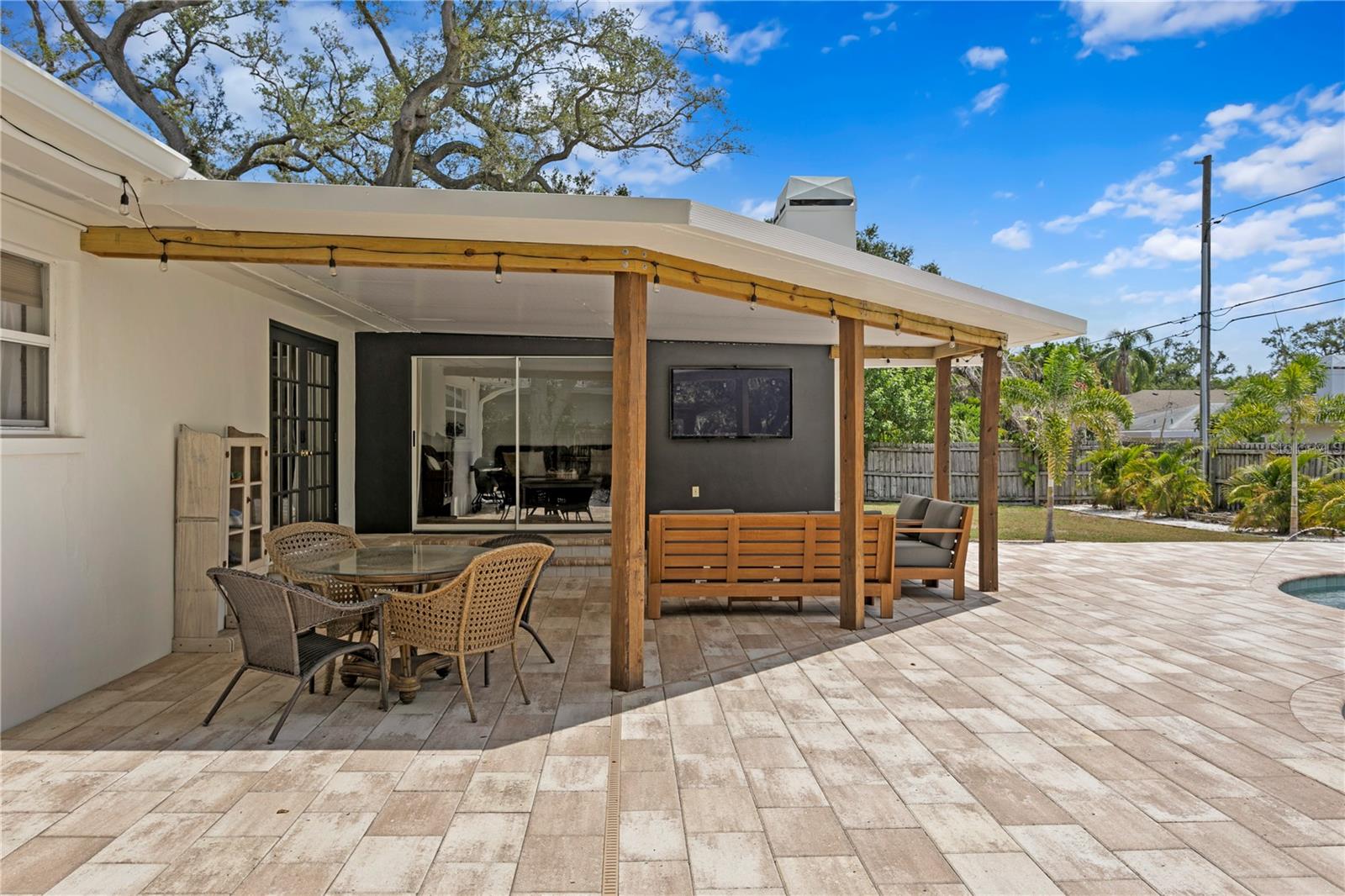 Image 39 of 49 For 125 Live Oak Lane