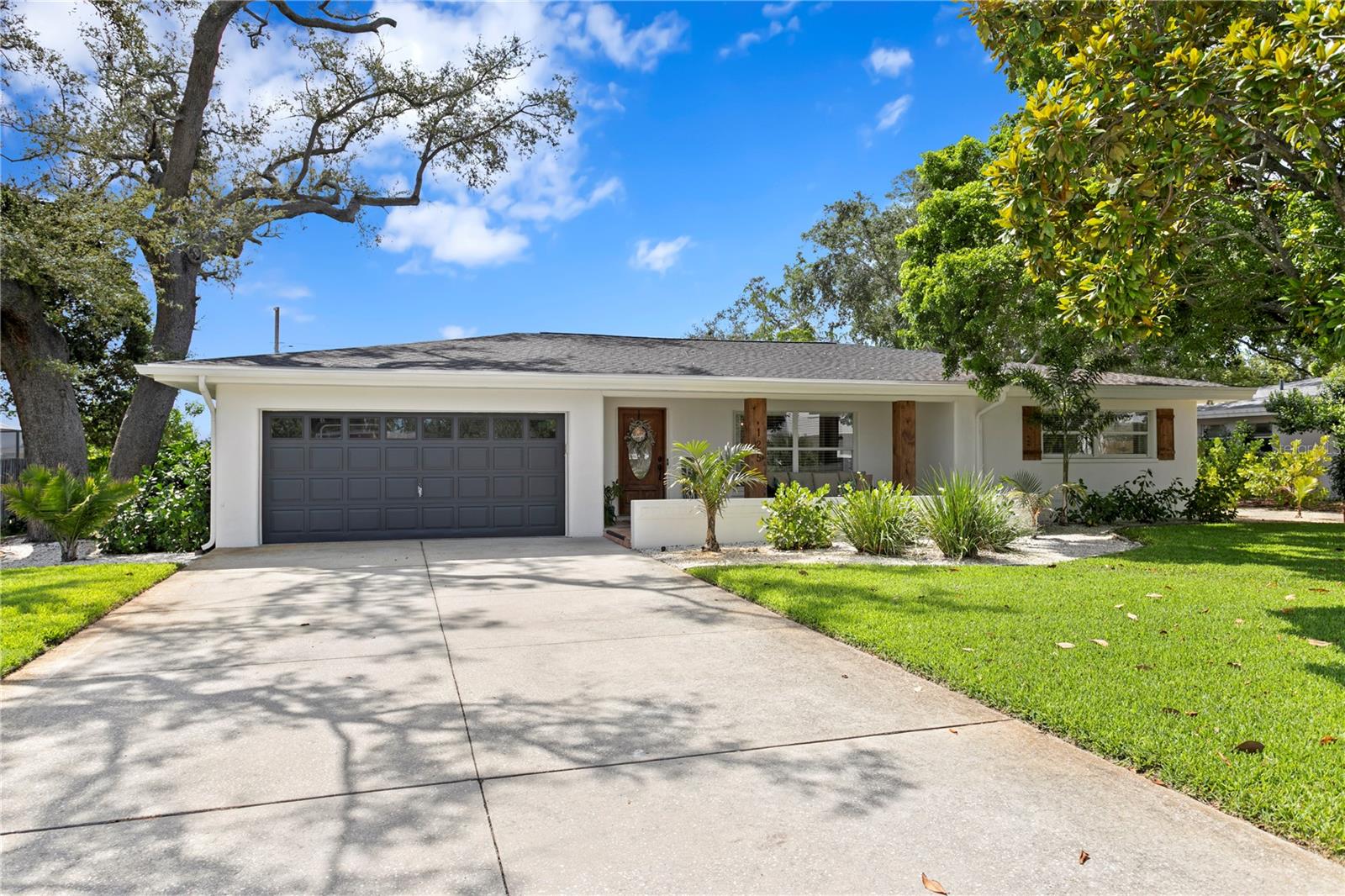 Image 46 of 49 For 125 Live Oak Lane
