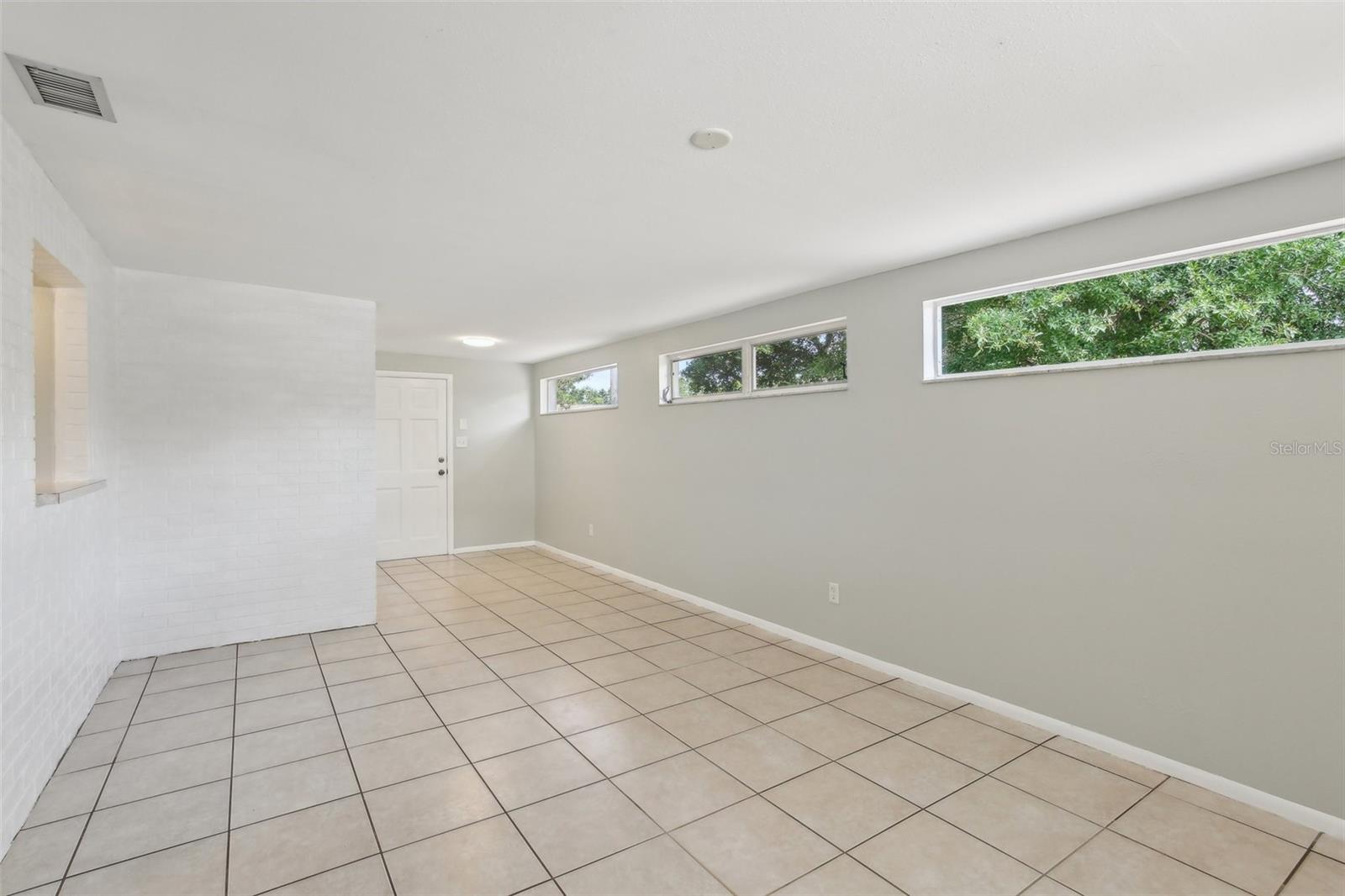 Image 16 of 41 For 2044 Temple Terrace