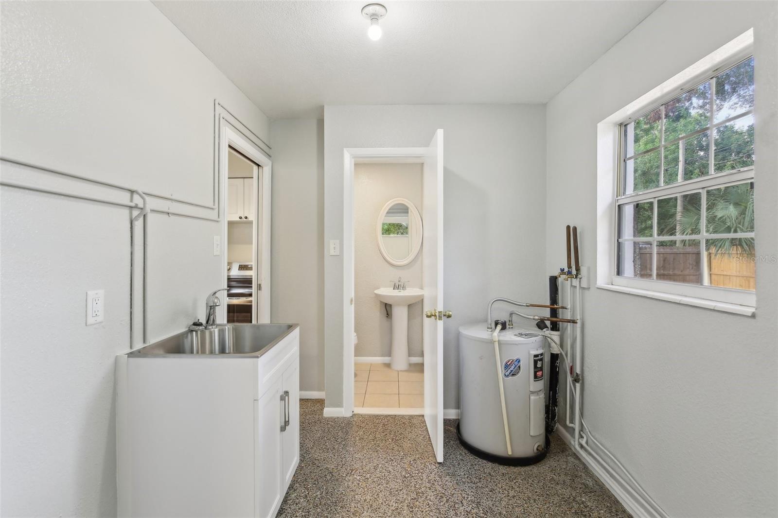 Image 32 of 41 For 2044 Temple Terrace