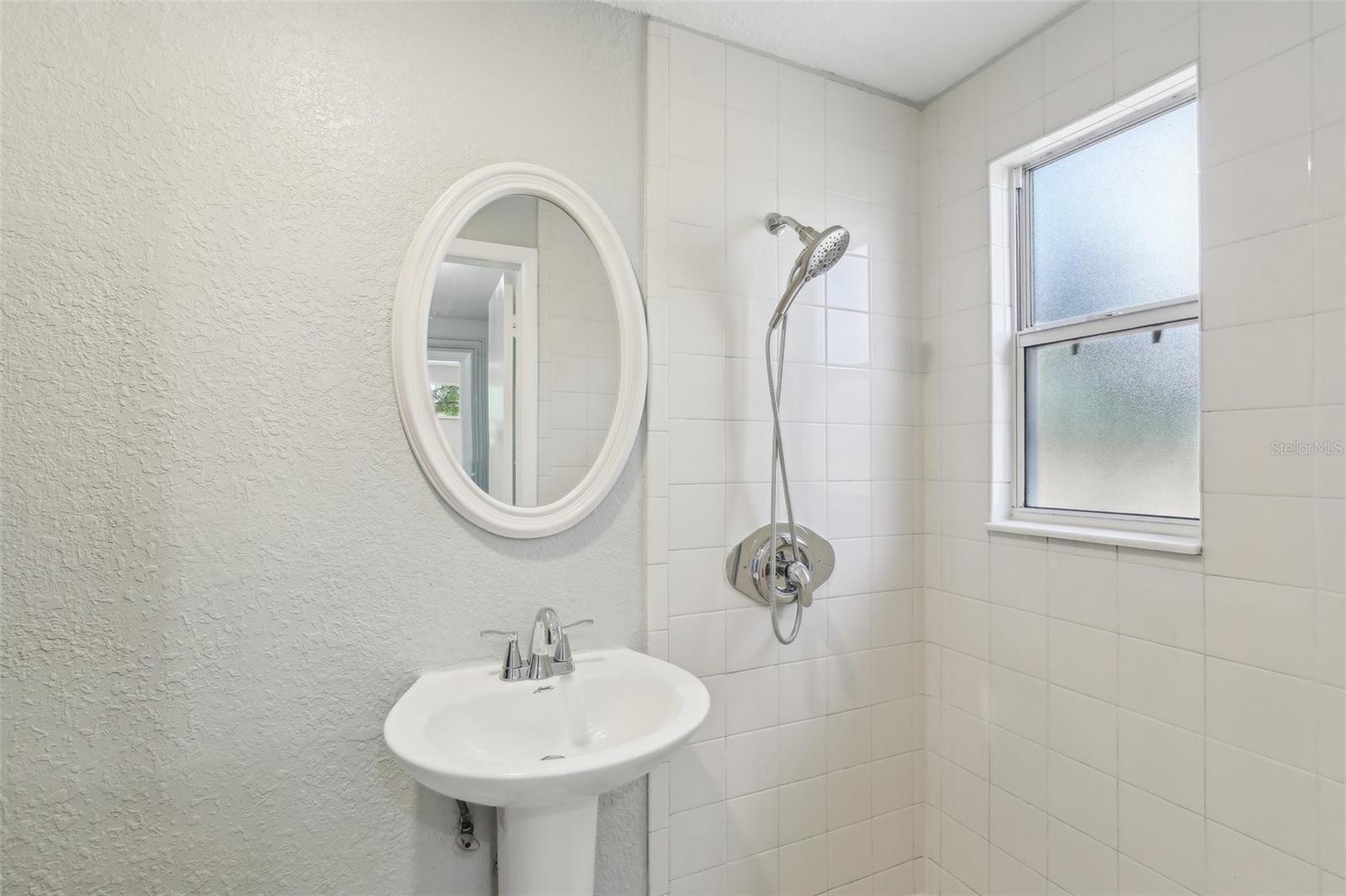 Image 33 of 41 For 2044 Temple Terrace