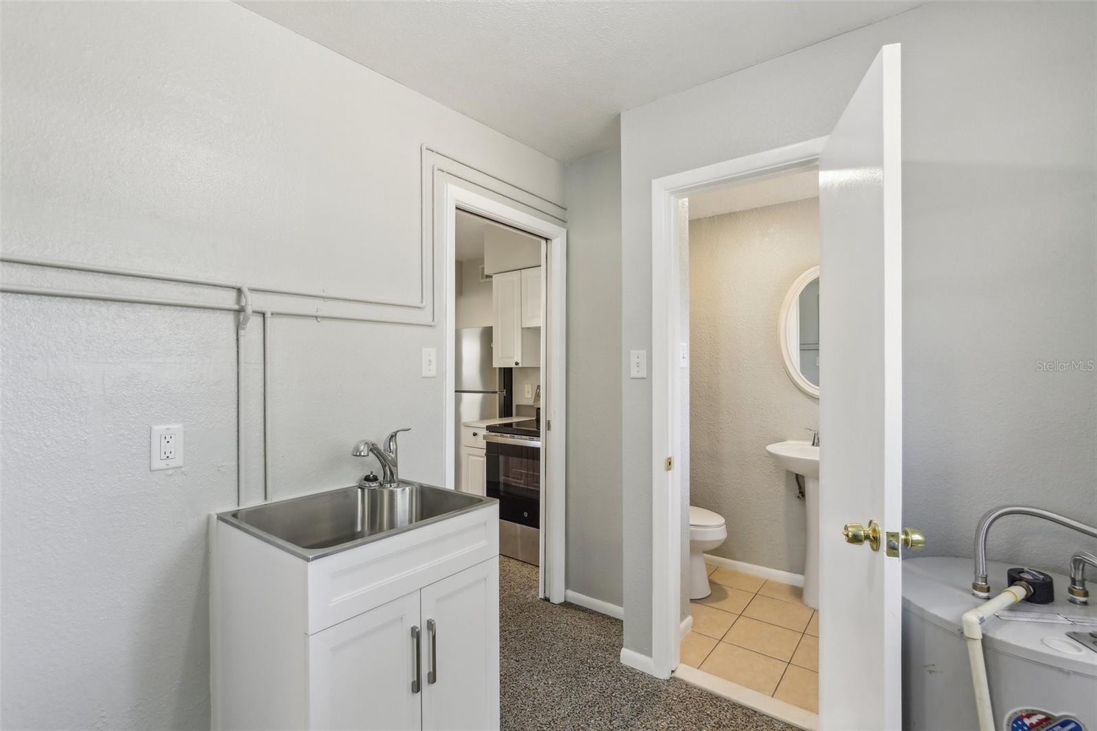 Image 34 of 41 For 2044 Temple Terrace