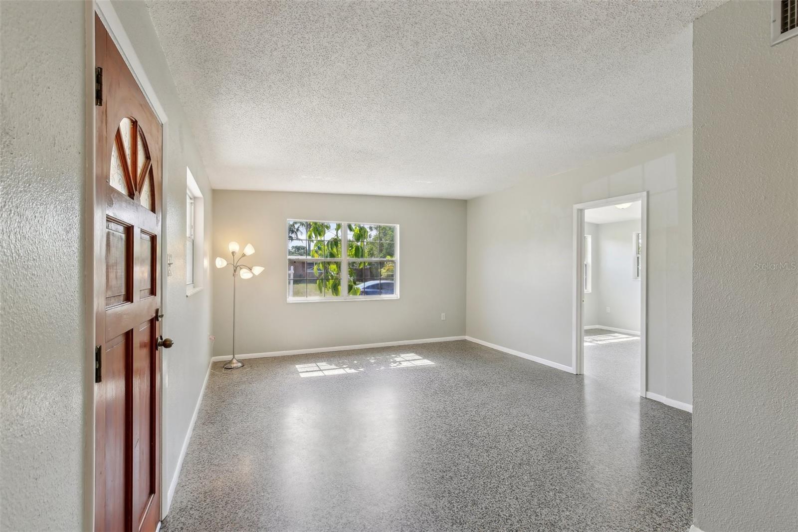 Image 9 of 41 For 2044 Temple Terrace