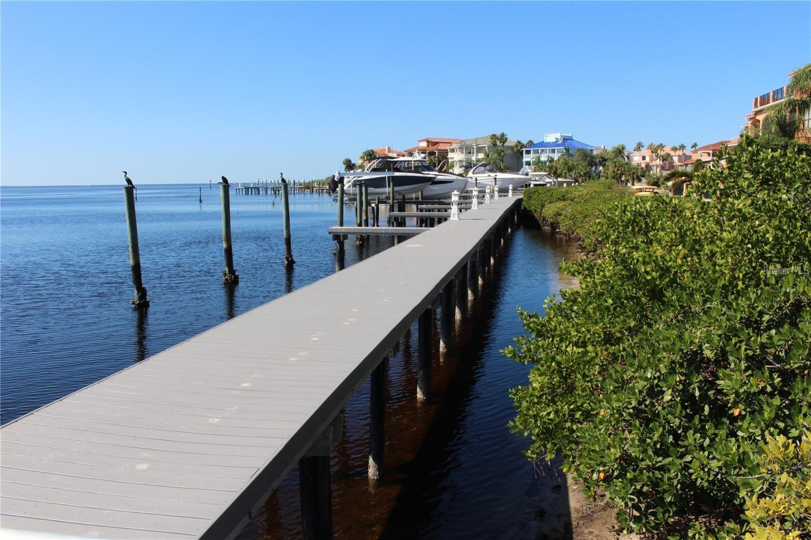 Listing photo id 1 for 4557 Harborpointe Drive