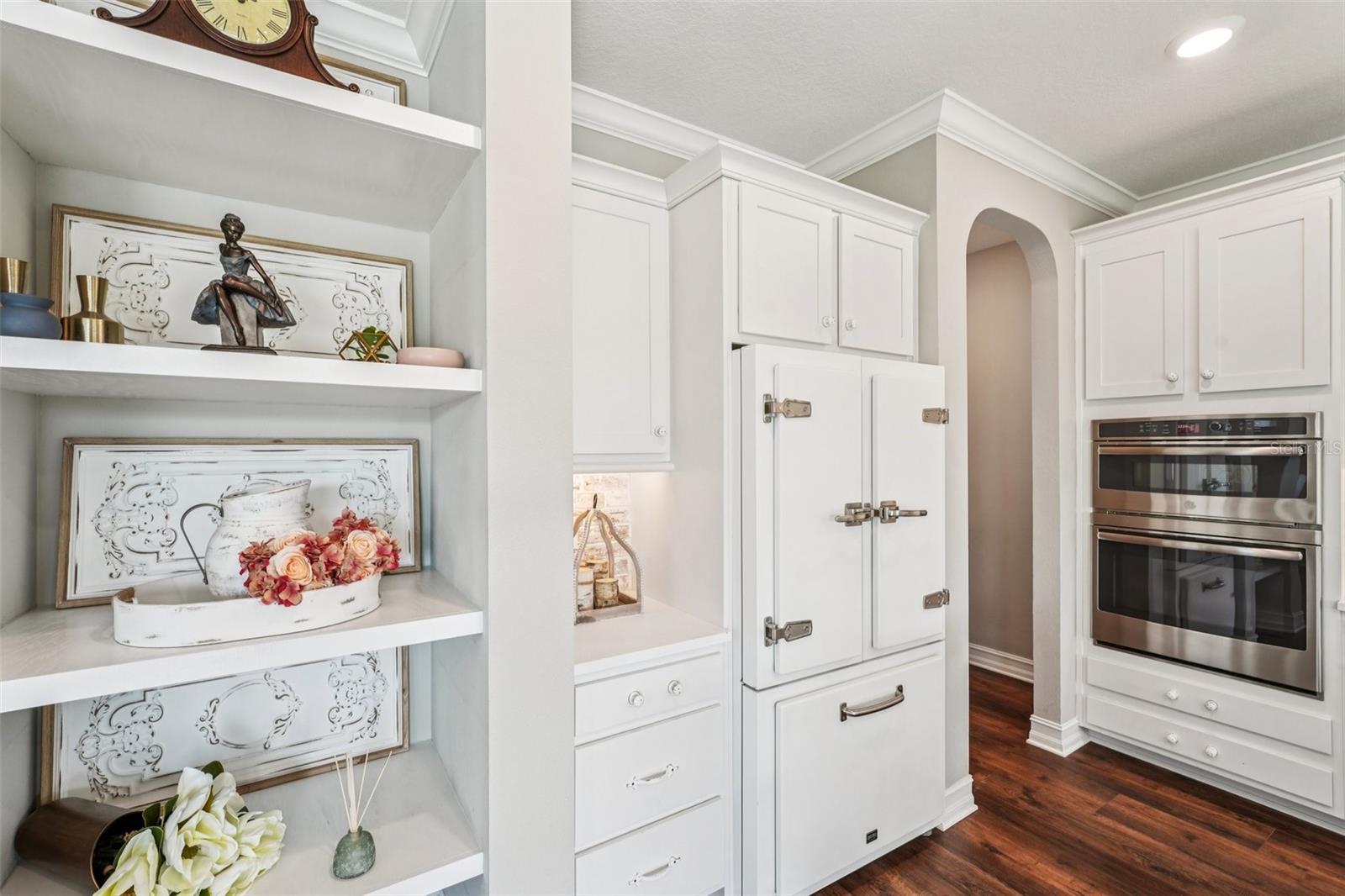 Listing photo id 10 for 19191 Pease Place