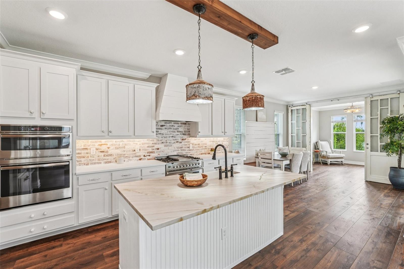 Listing photo id 11 for 19191 Pease Place