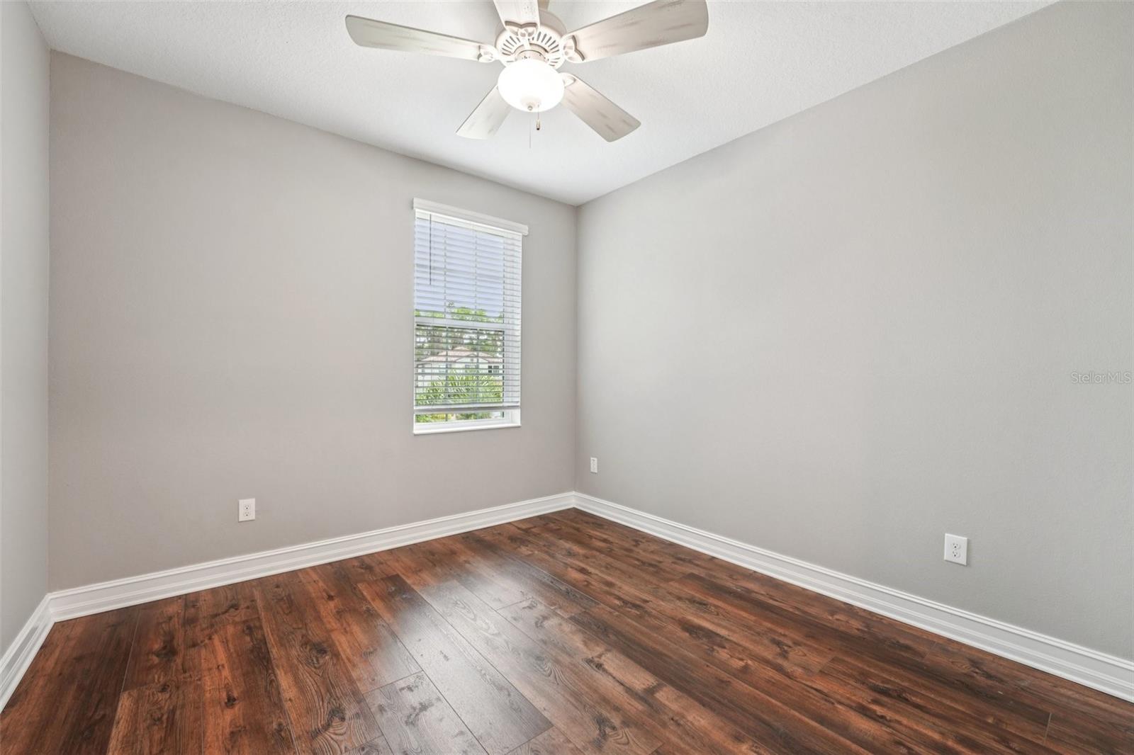 Listing photo id 30 for 19191 Pease Place