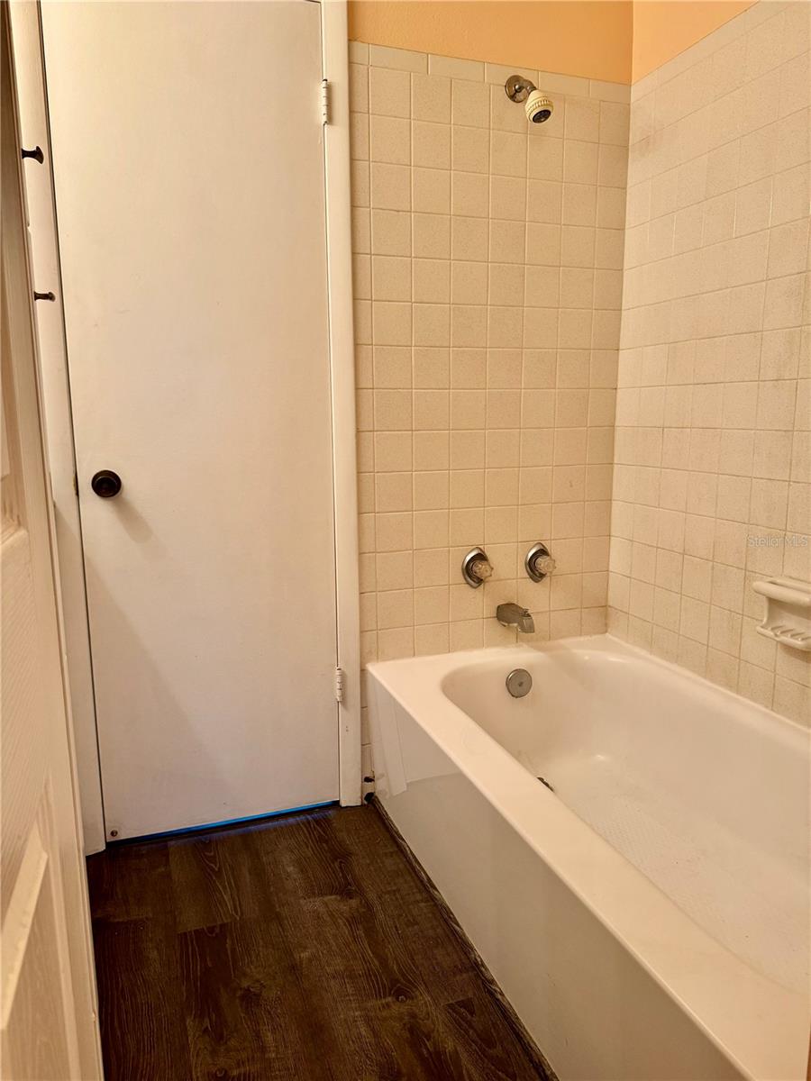 Image 12 of 18 For 3802 Oak Drive W22