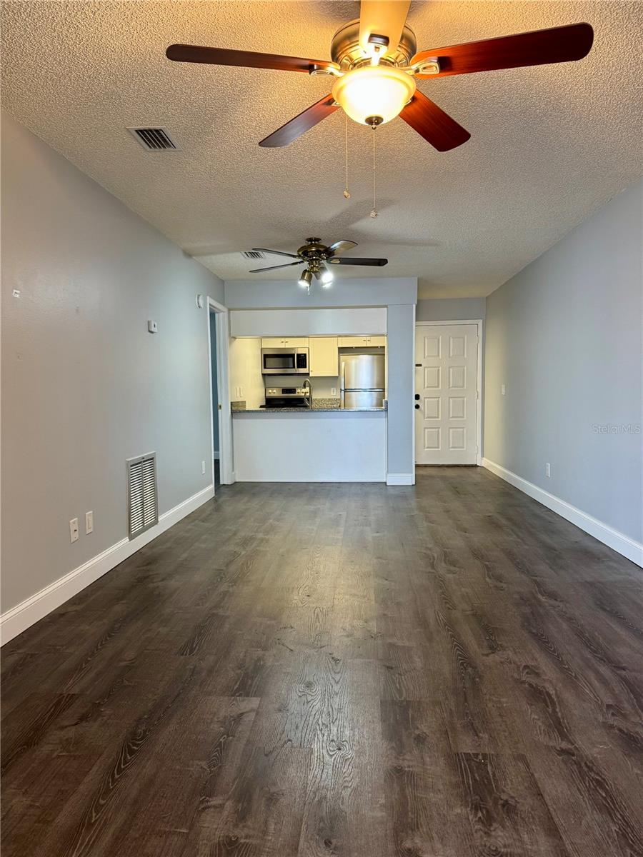 Image 3 of 18 For 3802 Oak Drive W22