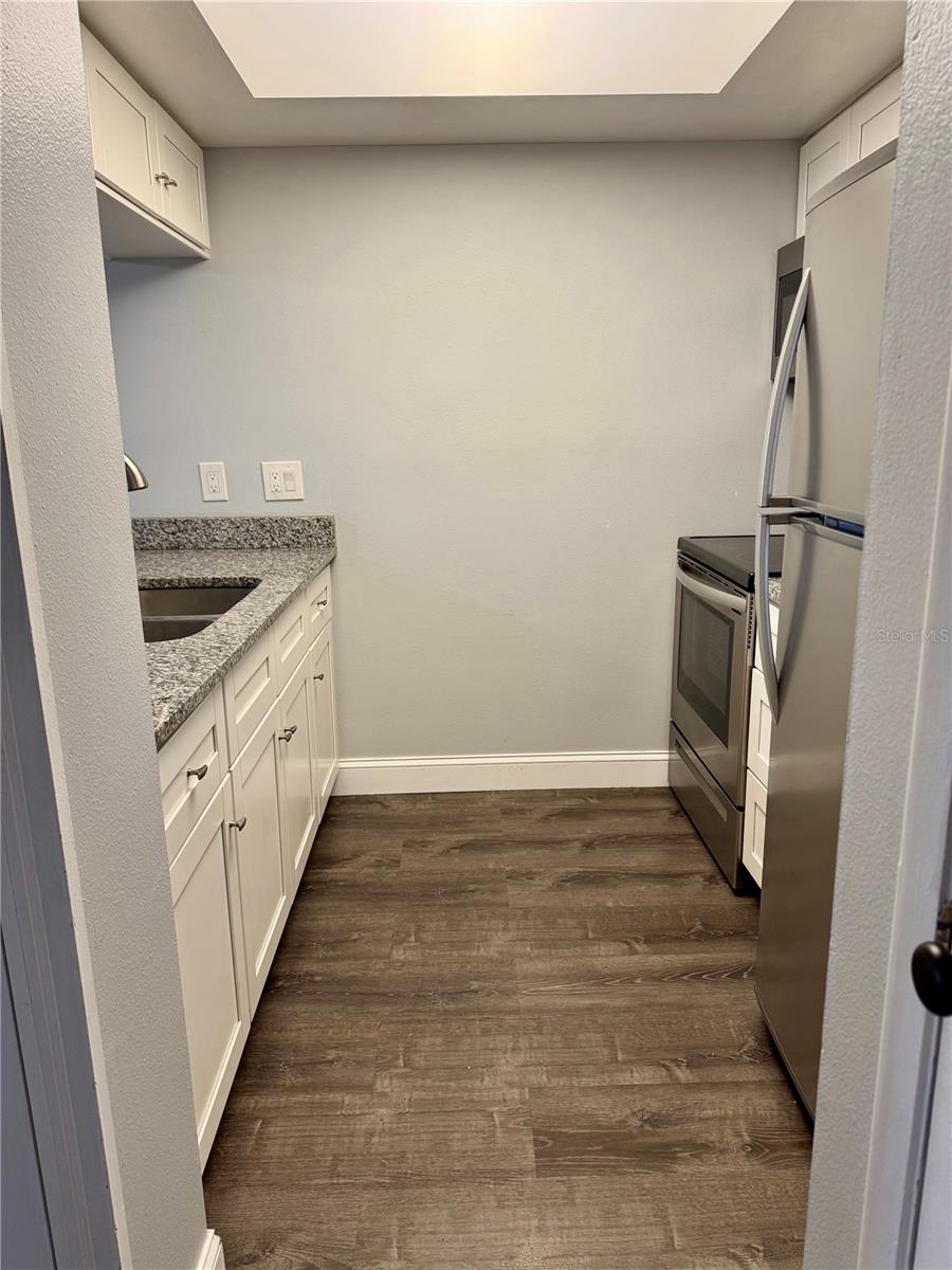 Image 7 of 18 For 3802 Oak Drive W22