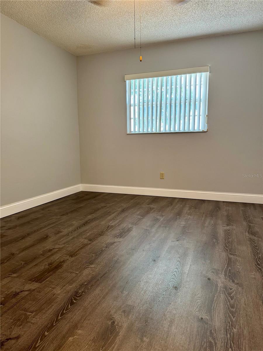 Image 8 of 18 For 3802 Oak Drive W22