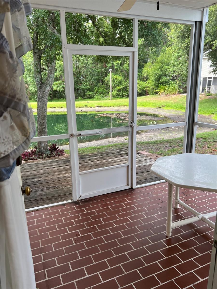 Image 18 of 40 For 7616 Colonial Court