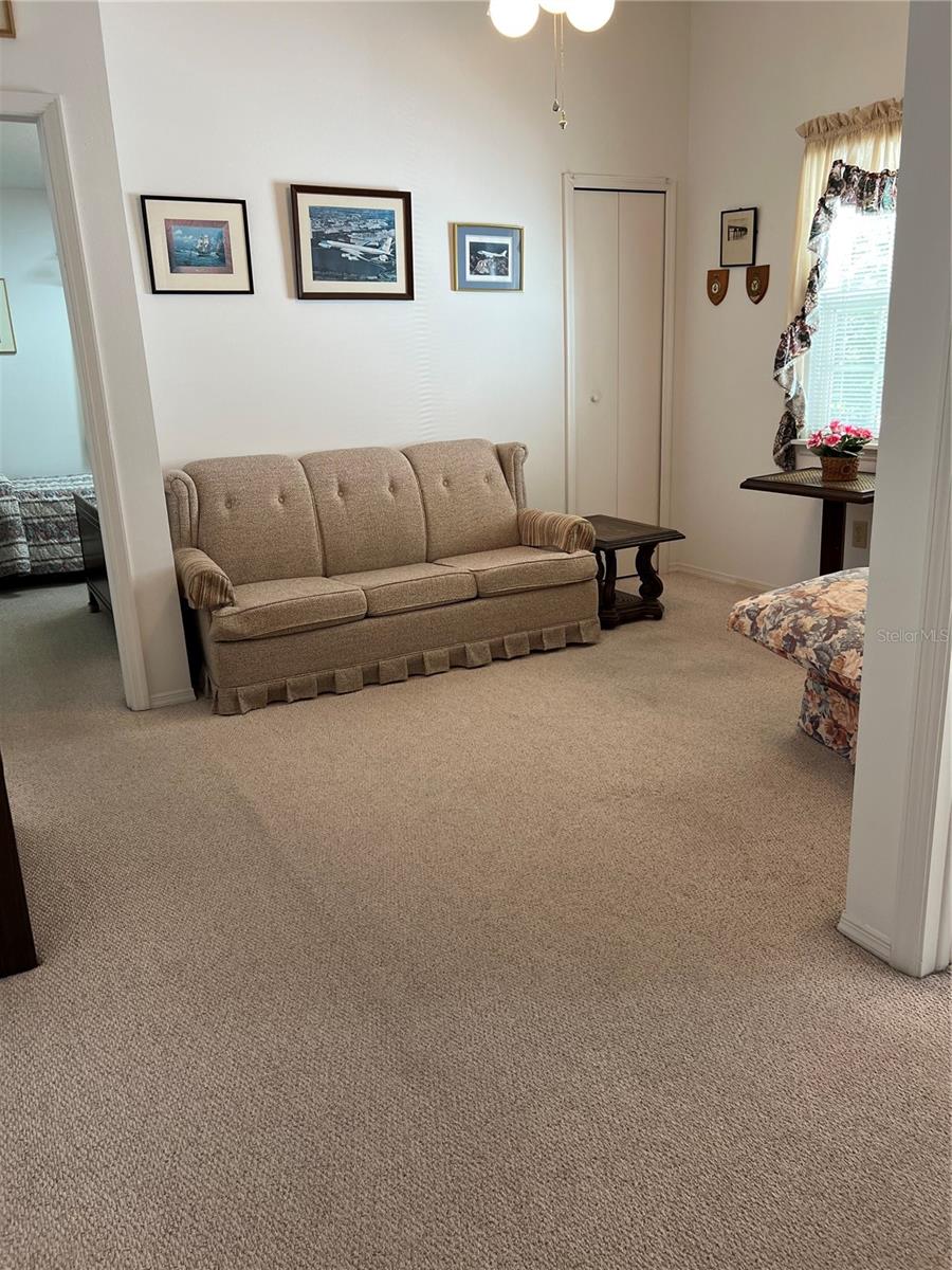 Image 32 of 40 For 7616 Colonial Court