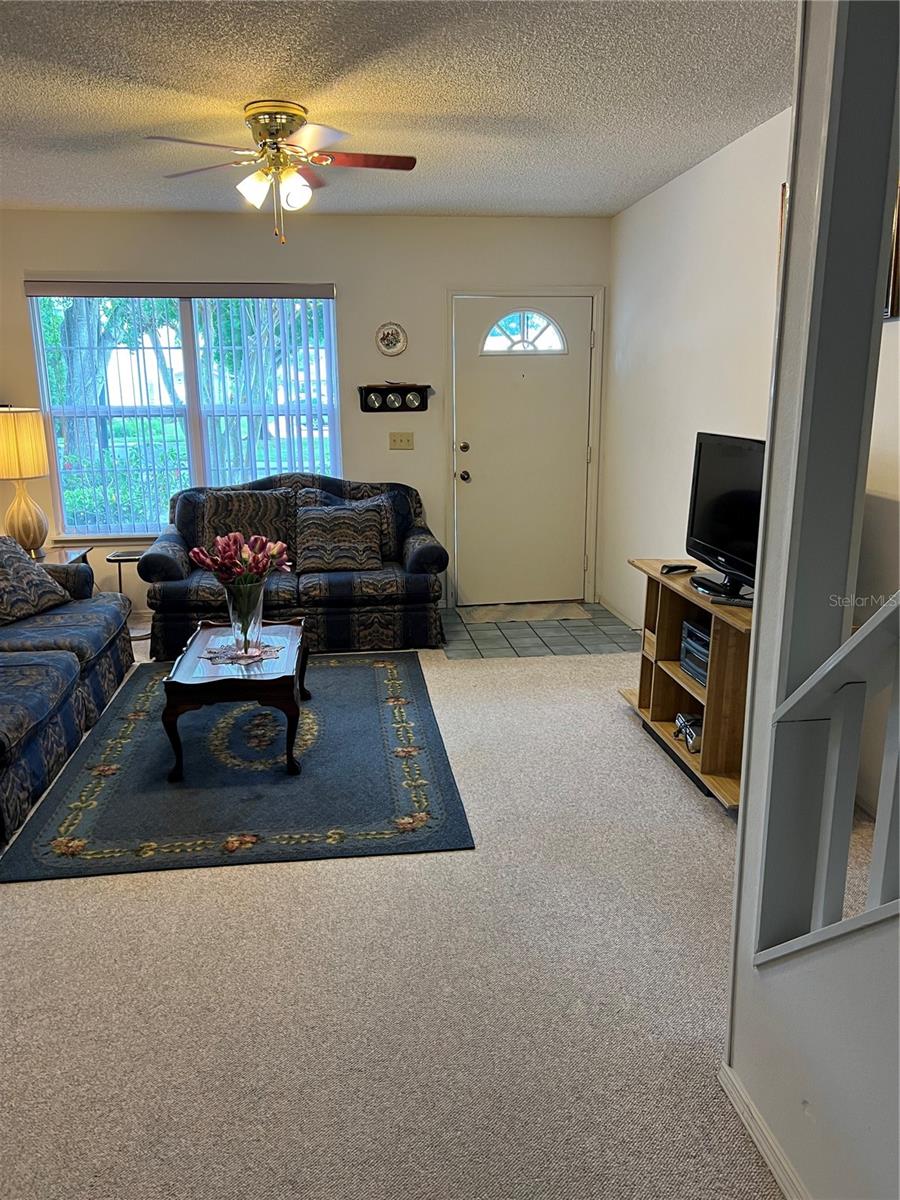 Image 7 of 40 For 7616 Colonial Court
