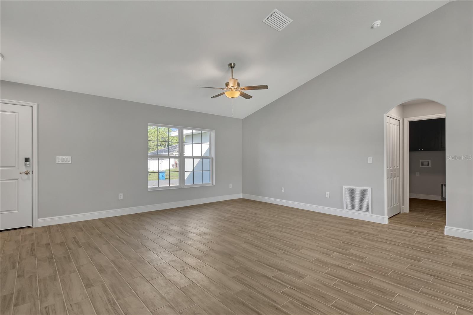 Image 4 of 18 For 23440 Corinne Avenue