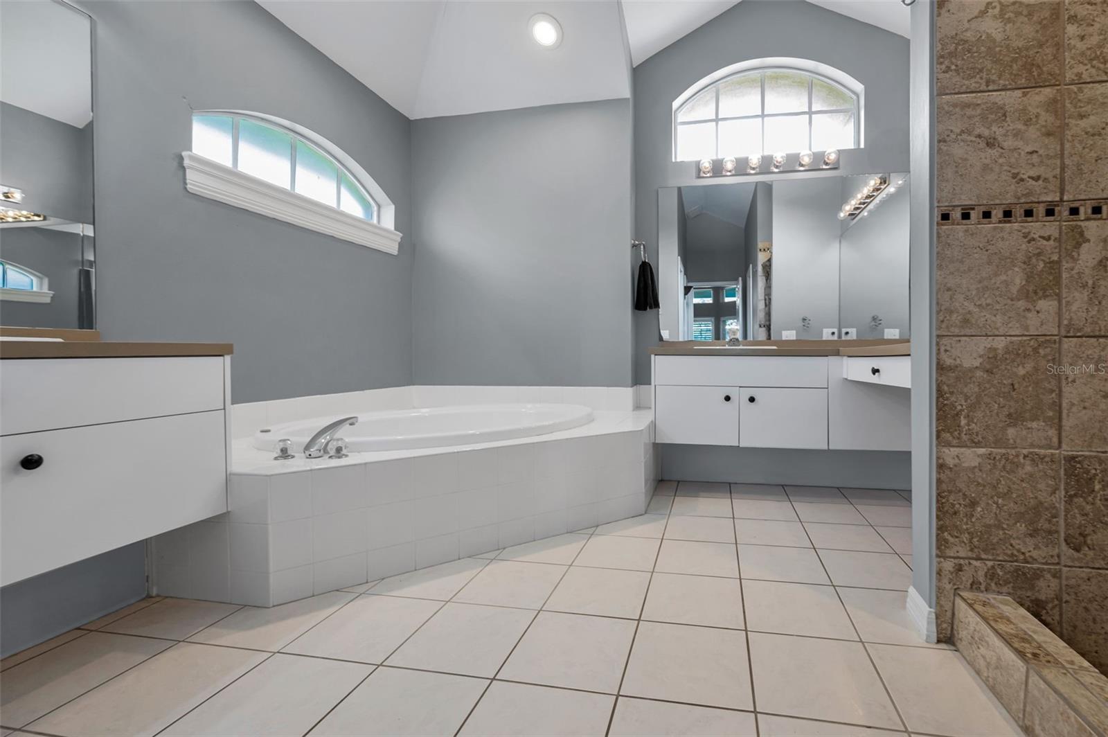 Image 32 of 100 For 4133 Auston Way
