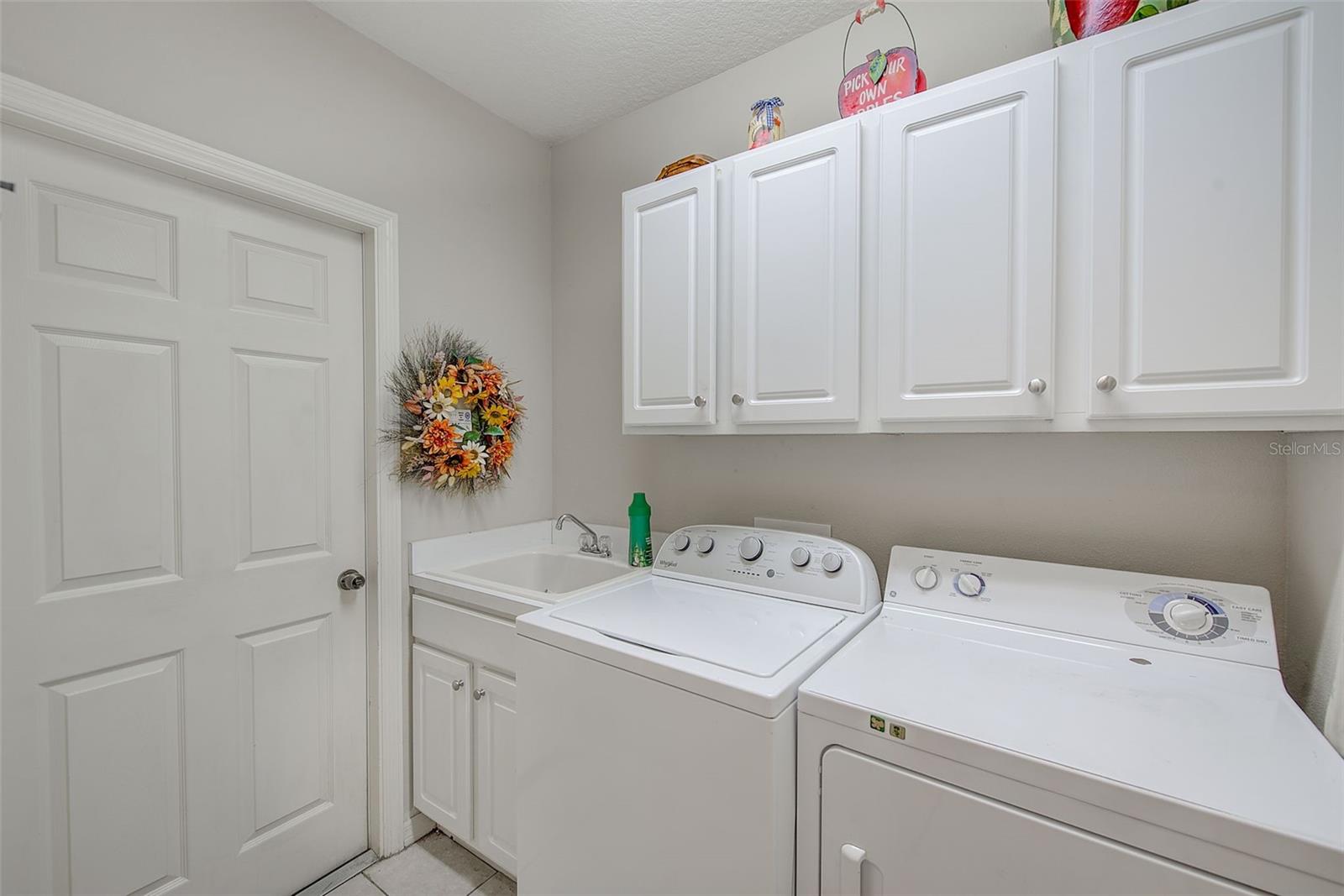 Image 16 of 64 For 2424 Caraway Drive