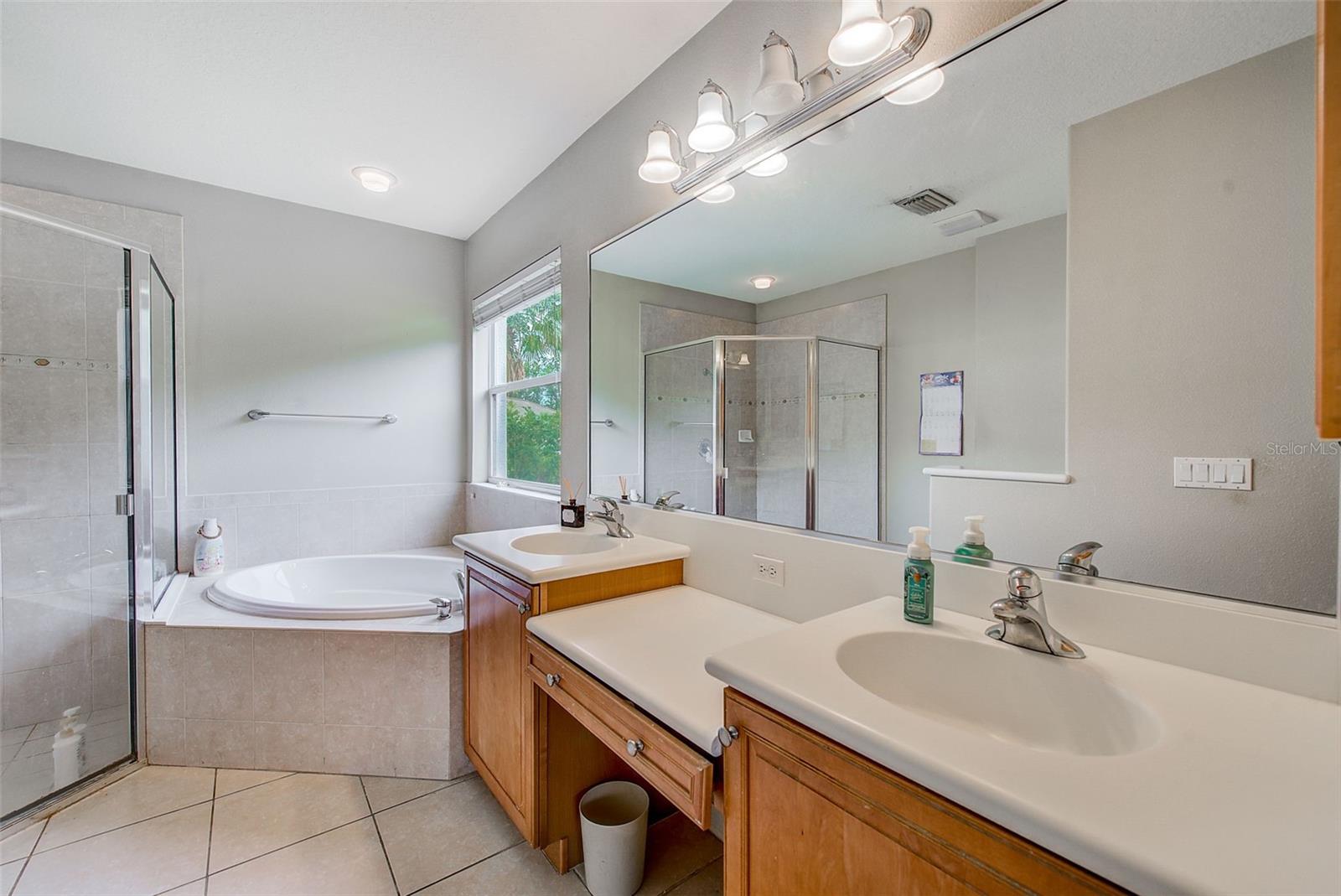 Image 18 of 64 For 2424 Caraway Drive