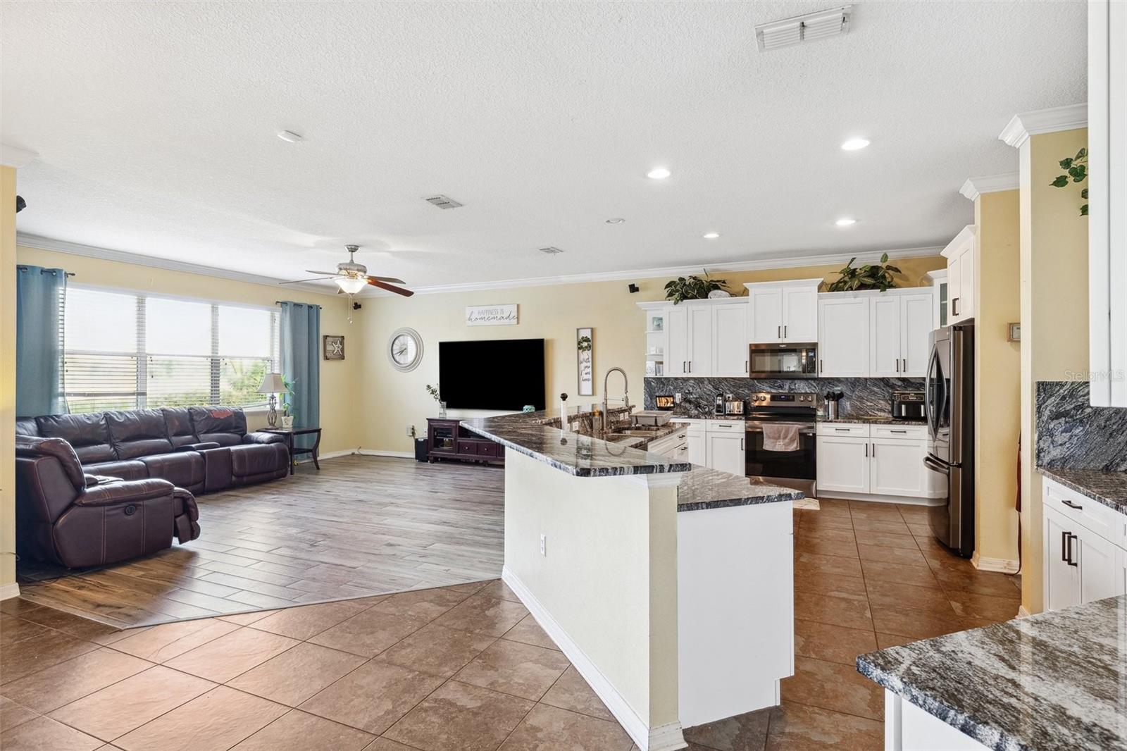 Image 8 of 38 For 5457 Sandy Shell Drive