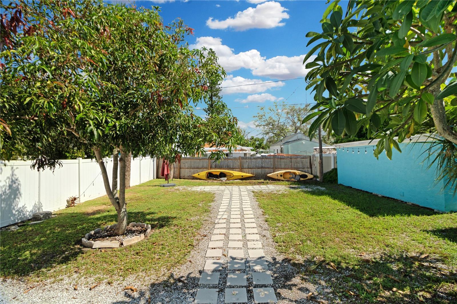 Image 16 of 24 For 13325 1st Street E