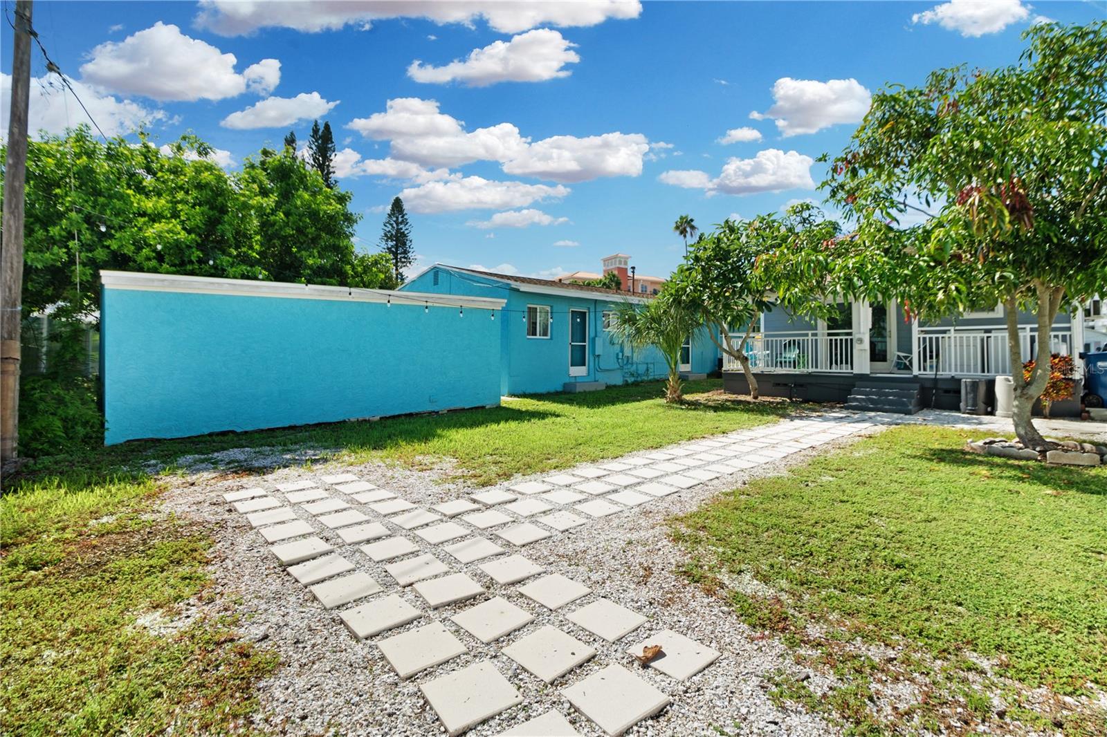 Image 18 of 24 For 13325 1st Street E