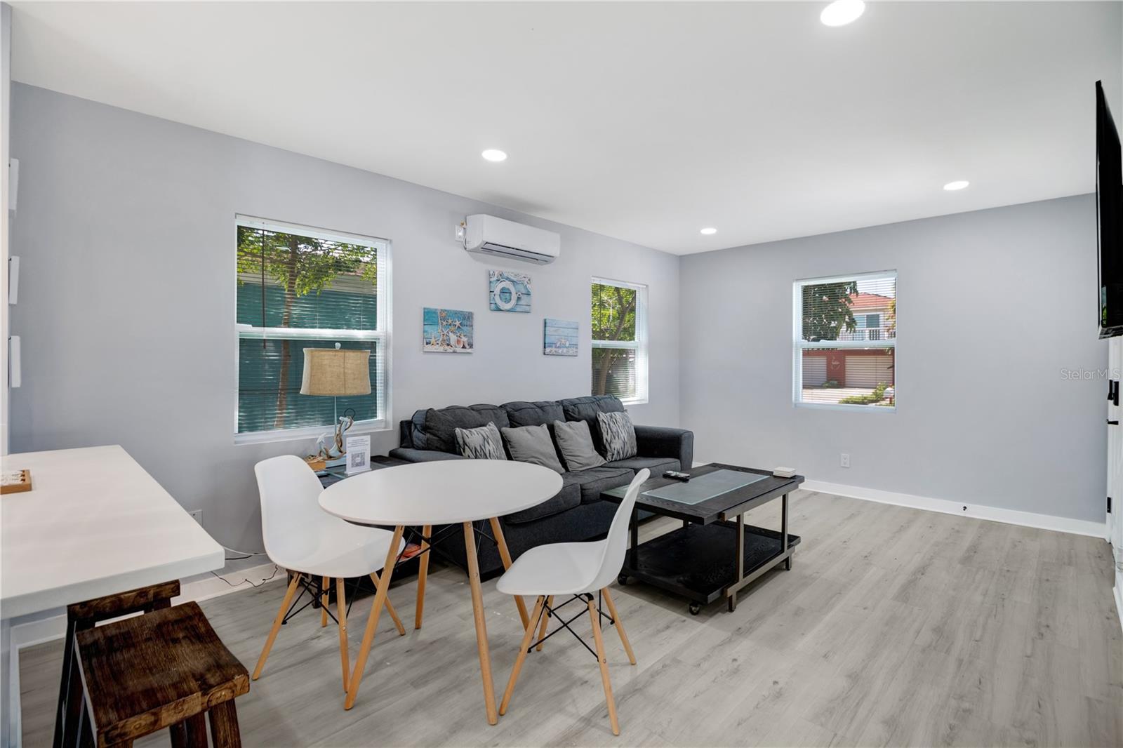 Image 6 of 24 For 13325 1st Street E