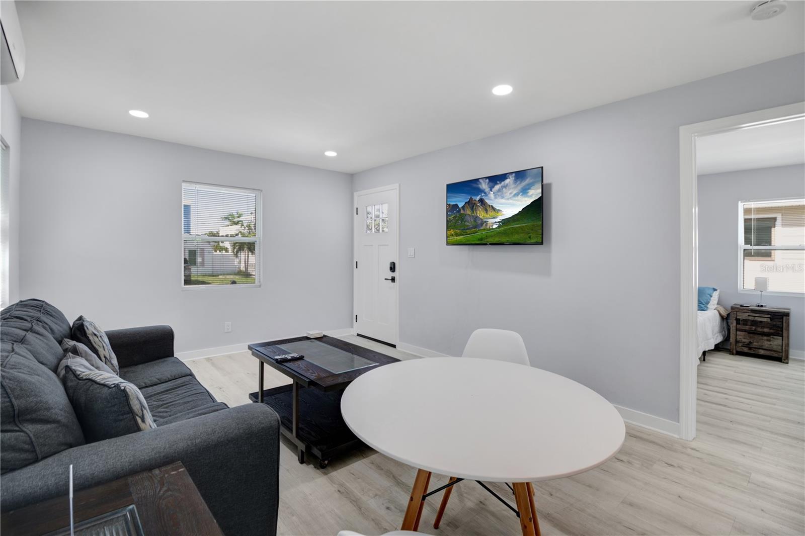 Image 7 of 24 For 13325 1st Street E