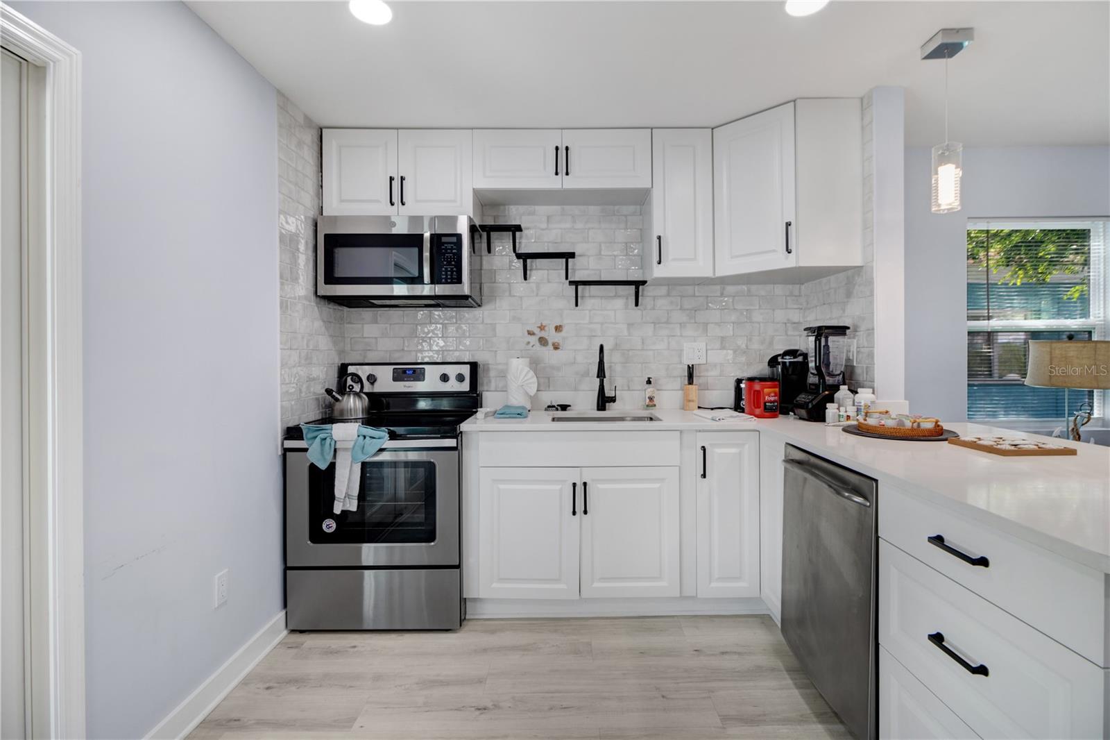 Image 9 of 24 For 13325 1st Street E