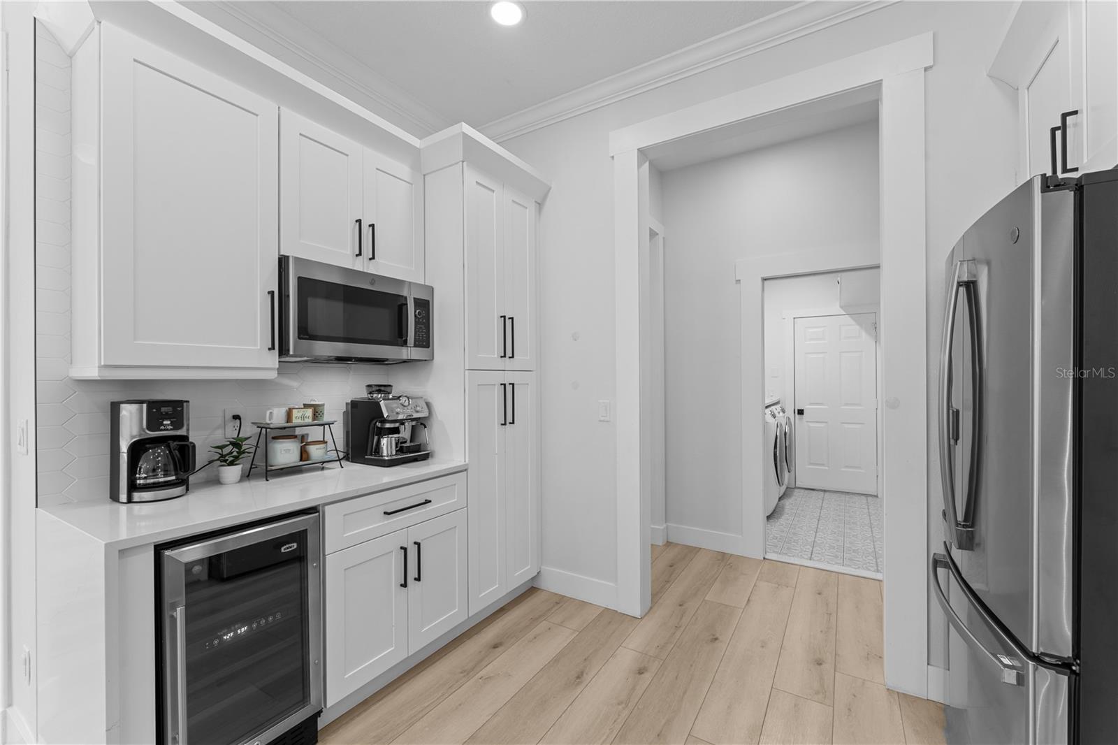 Listing photo id 12 for 403 Carriage House Lane