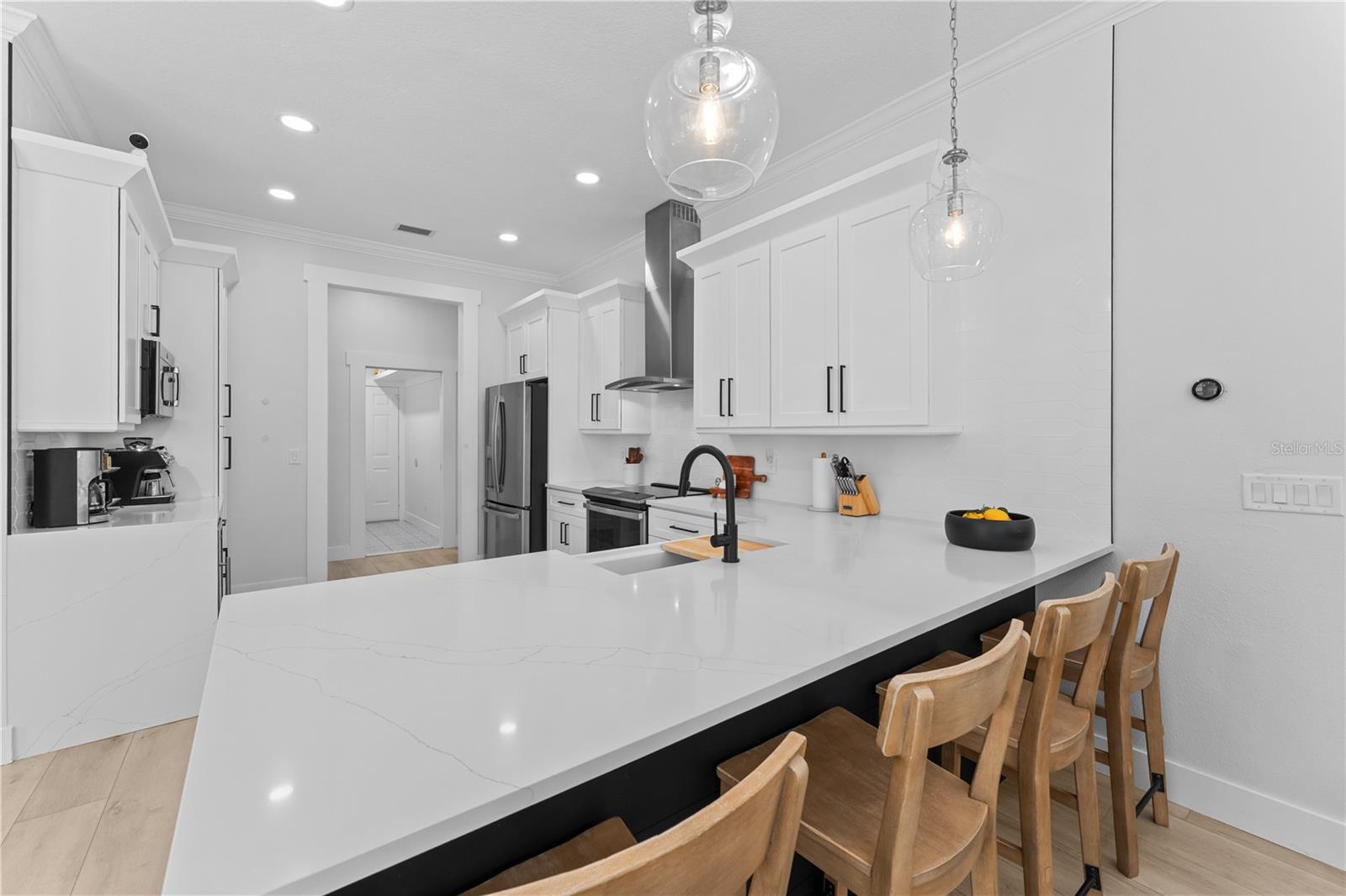 Listing photo id 15 for 403 Carriage House Lane