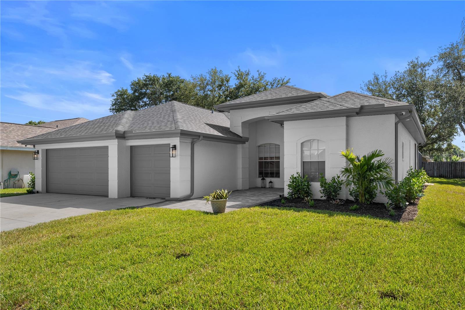 Listing photo id 0 for 403 Carriage House Lane