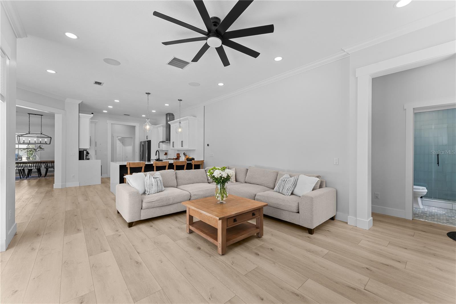 Listing photo id 20 for 403 Carriage House Lane